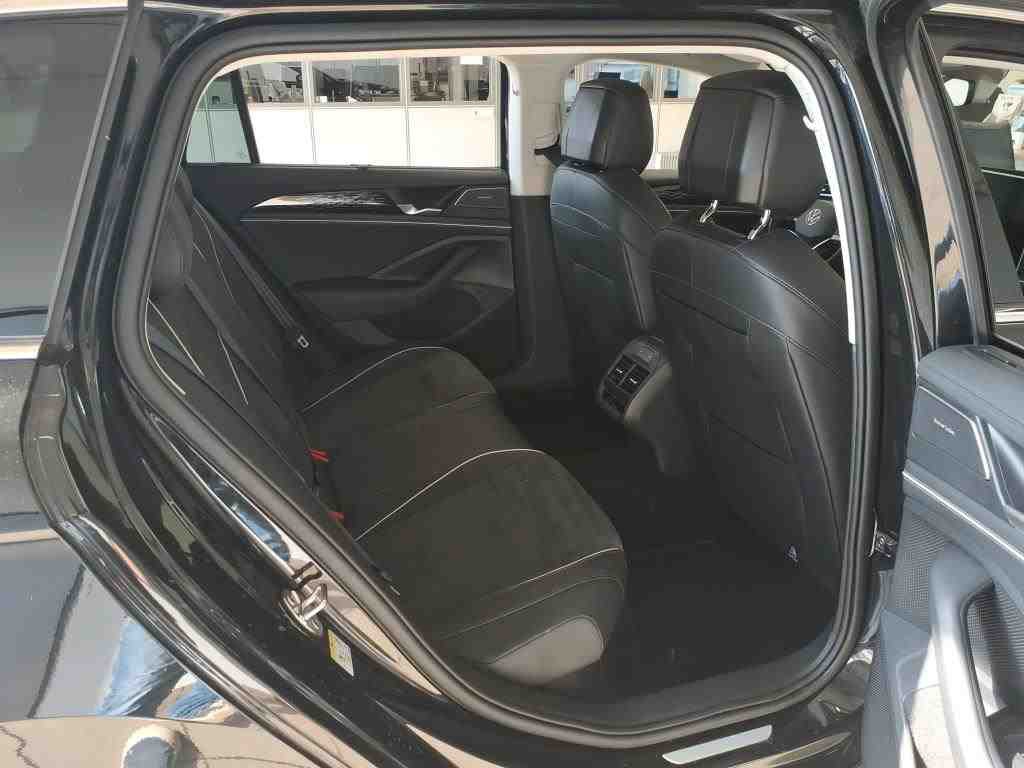 Volkswagen Passat Variant 2.0 TDI Elegance NAVI H/K Sound SHZ ACC 7