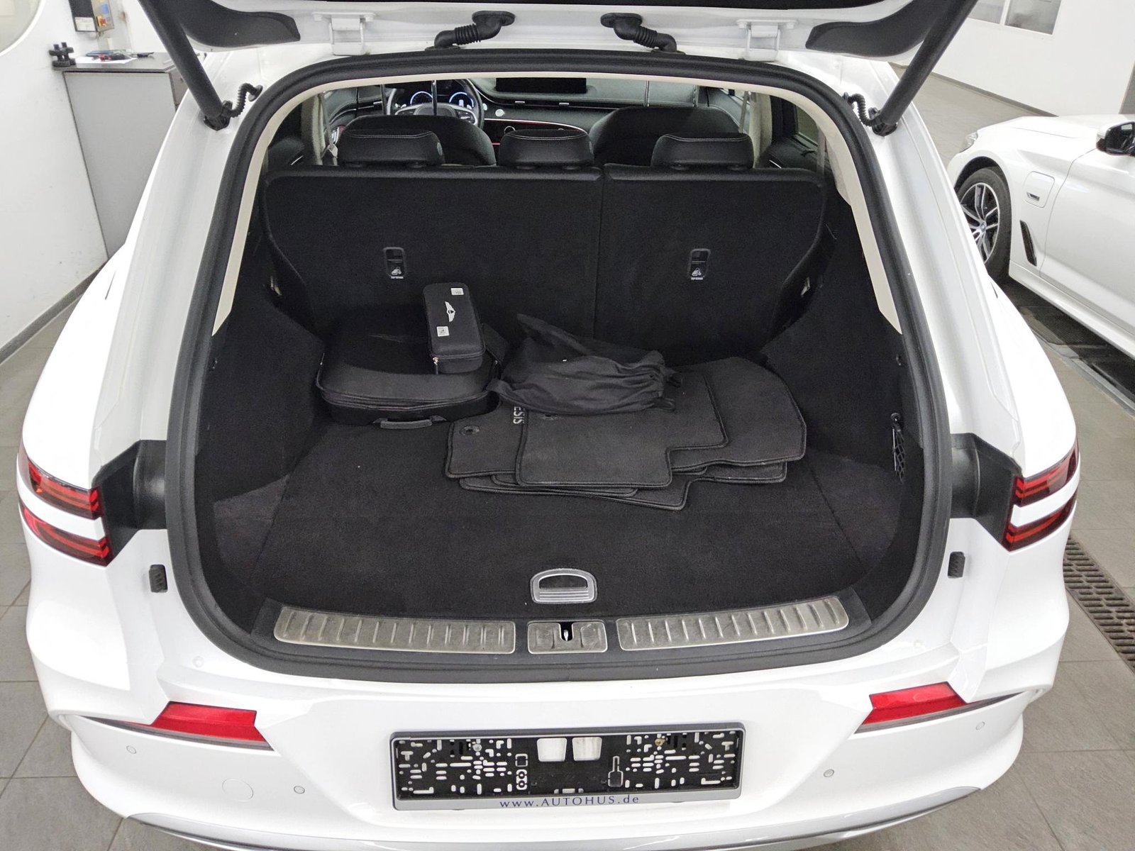 GENESIS GV70 AWD LED Leder HuD Sound RFK SHZ 12
