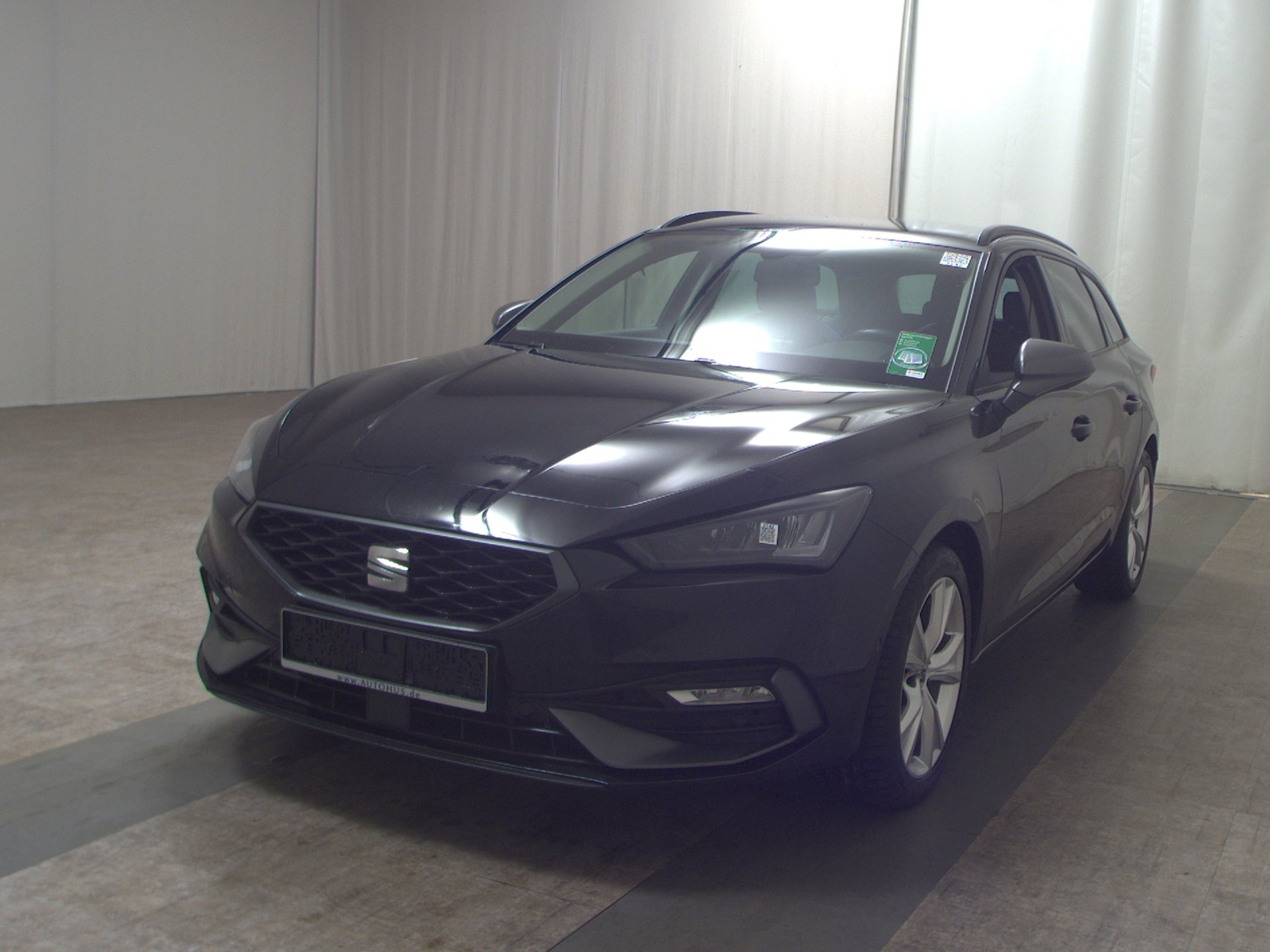 Seat Leon Sportstourer 2.0 TDI FR-Line T-Leder Navi LED Virtual 2