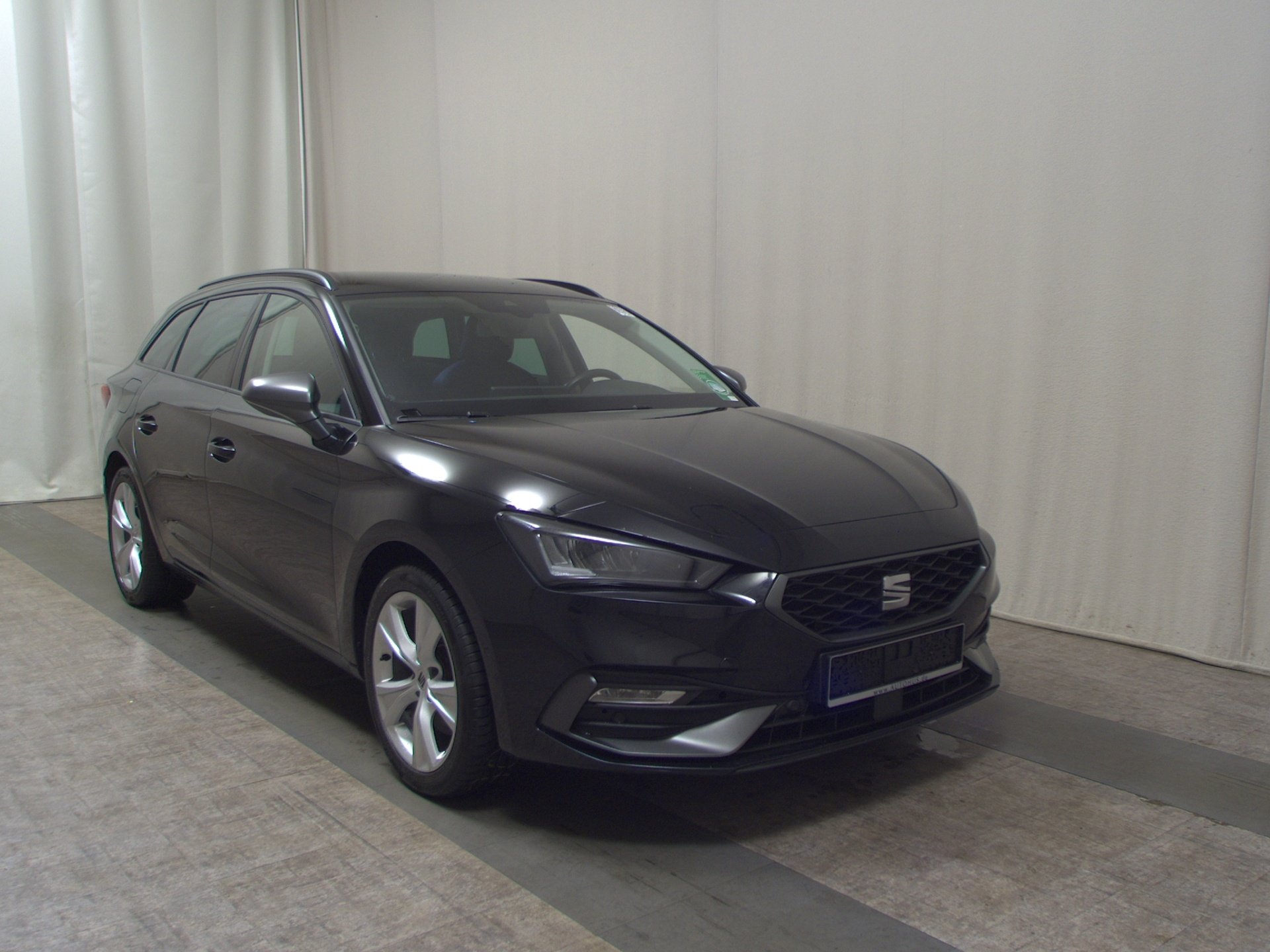 Seat Leon Sportstourer 2.0 TDI FR-Line T-Leder Navi LED Virtual 3