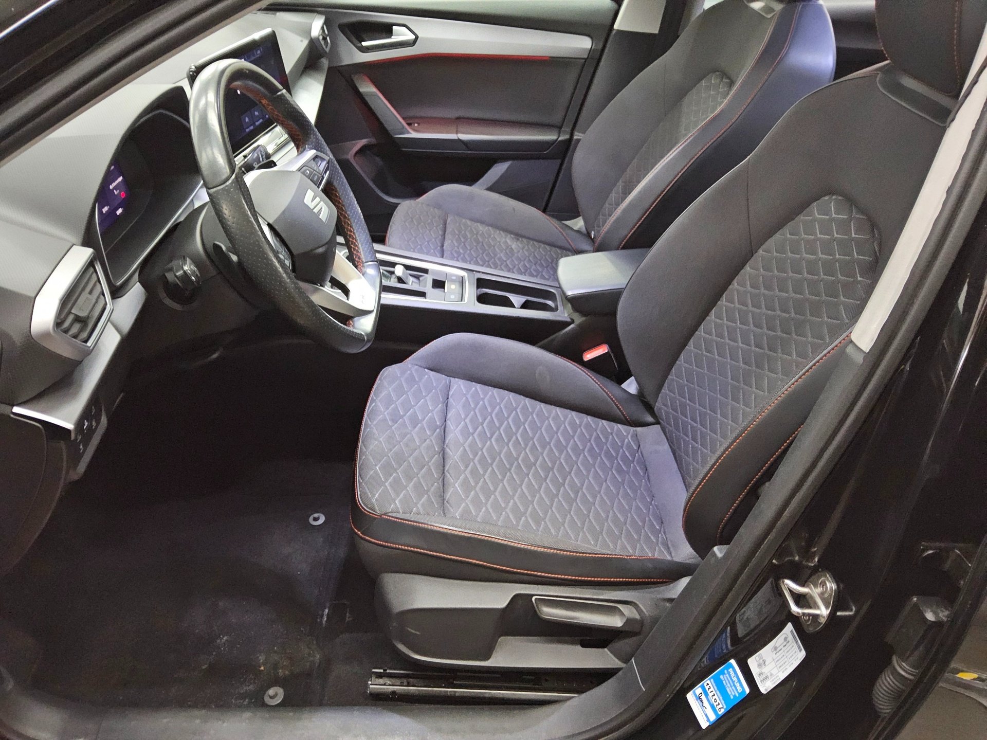 Seat Leon Sportstourer 2.0 TDI FR-Line T-Leder Navi LED Virtual 9