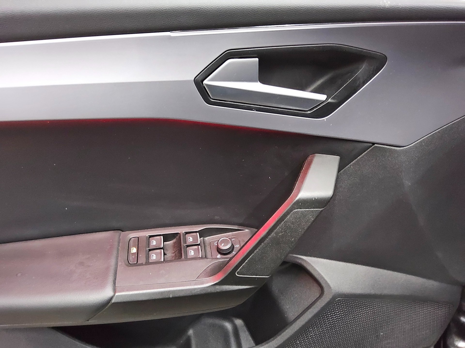 Seat Leon Sportstourer 2.0 TDI FR-Line T-Leder Navi LED Virtual 10