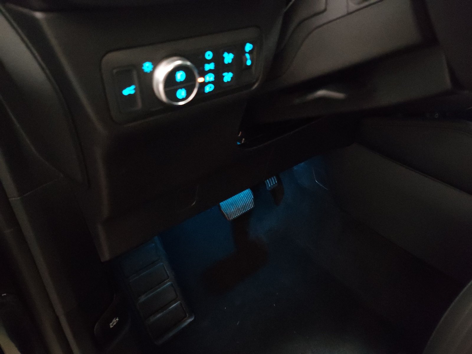 Ford Kuga 1.5 EB Titanium X T-Leder Navi LED SHZ RFK 7