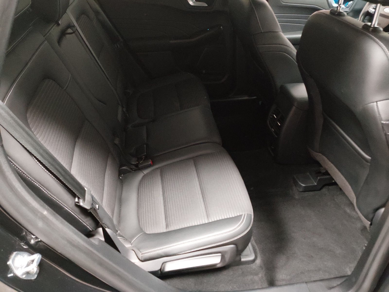 Ford Kuga 1.5 EB Titanium X T-Leder Navi LED SHZ RFK 12