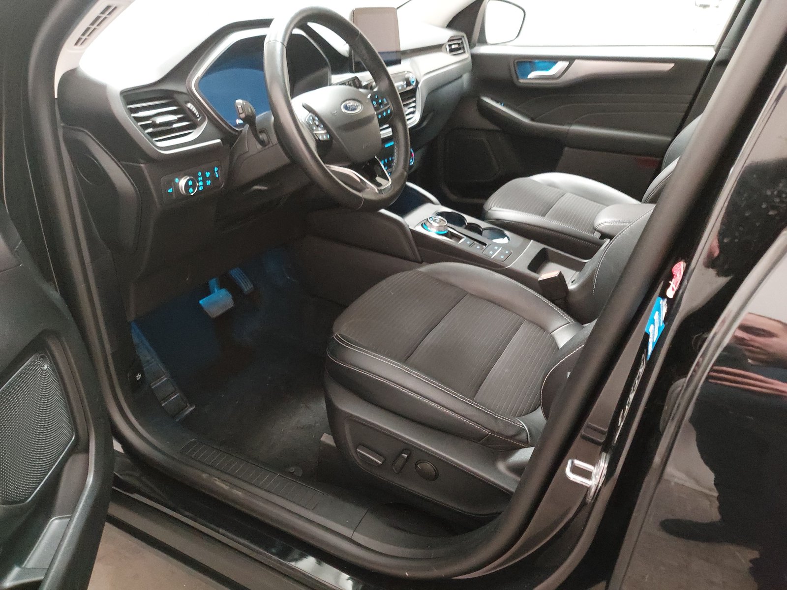 Ford Kuga 1.5 EB Titanium X T-Leder Navi LED SHZ RFK 6