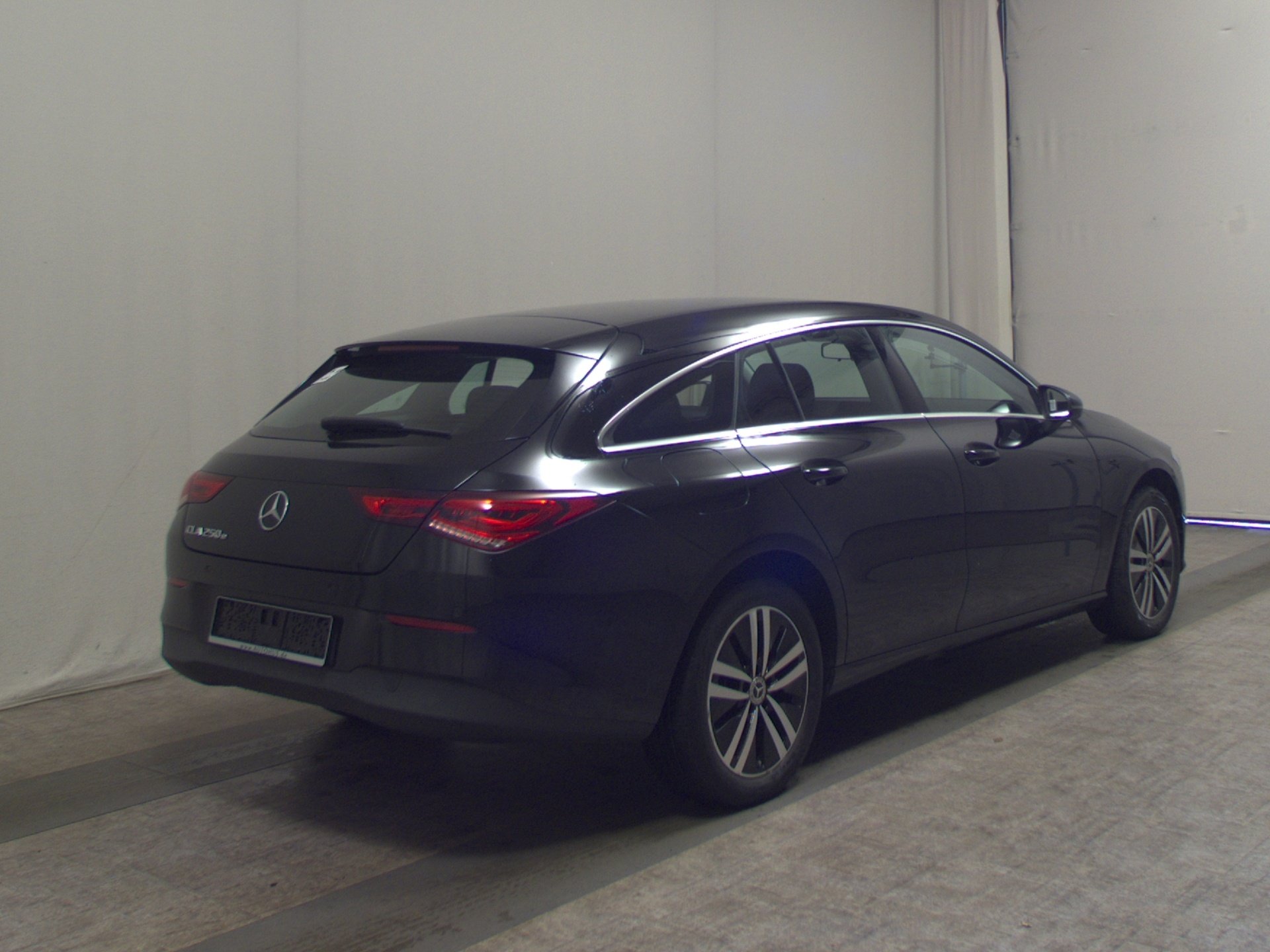 Mercedes-Benz CLA 250 Shooting Brake e Navi LED PDC 4