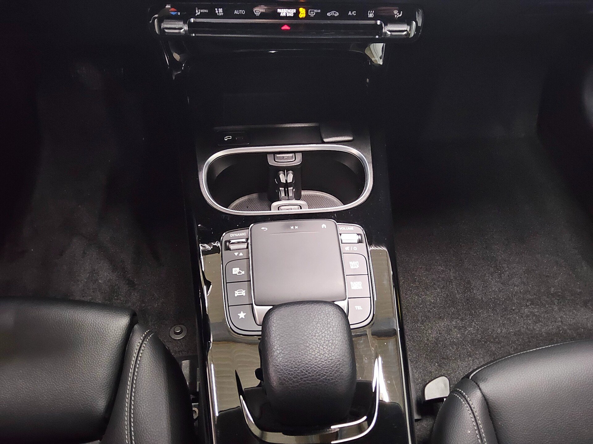 Mercedes-Benz CLA 250 Shooting Brake e Navi LED PDC 6