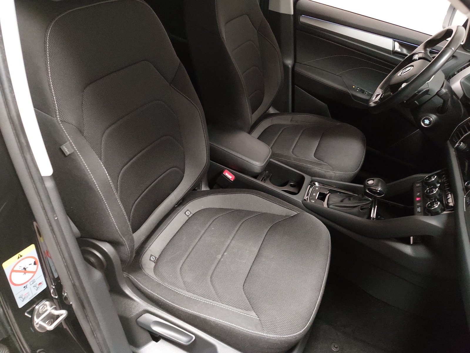 Skoda 2.0 TDI 2.0 TDI Ambition Navi vc AHK LED Kamera 10
