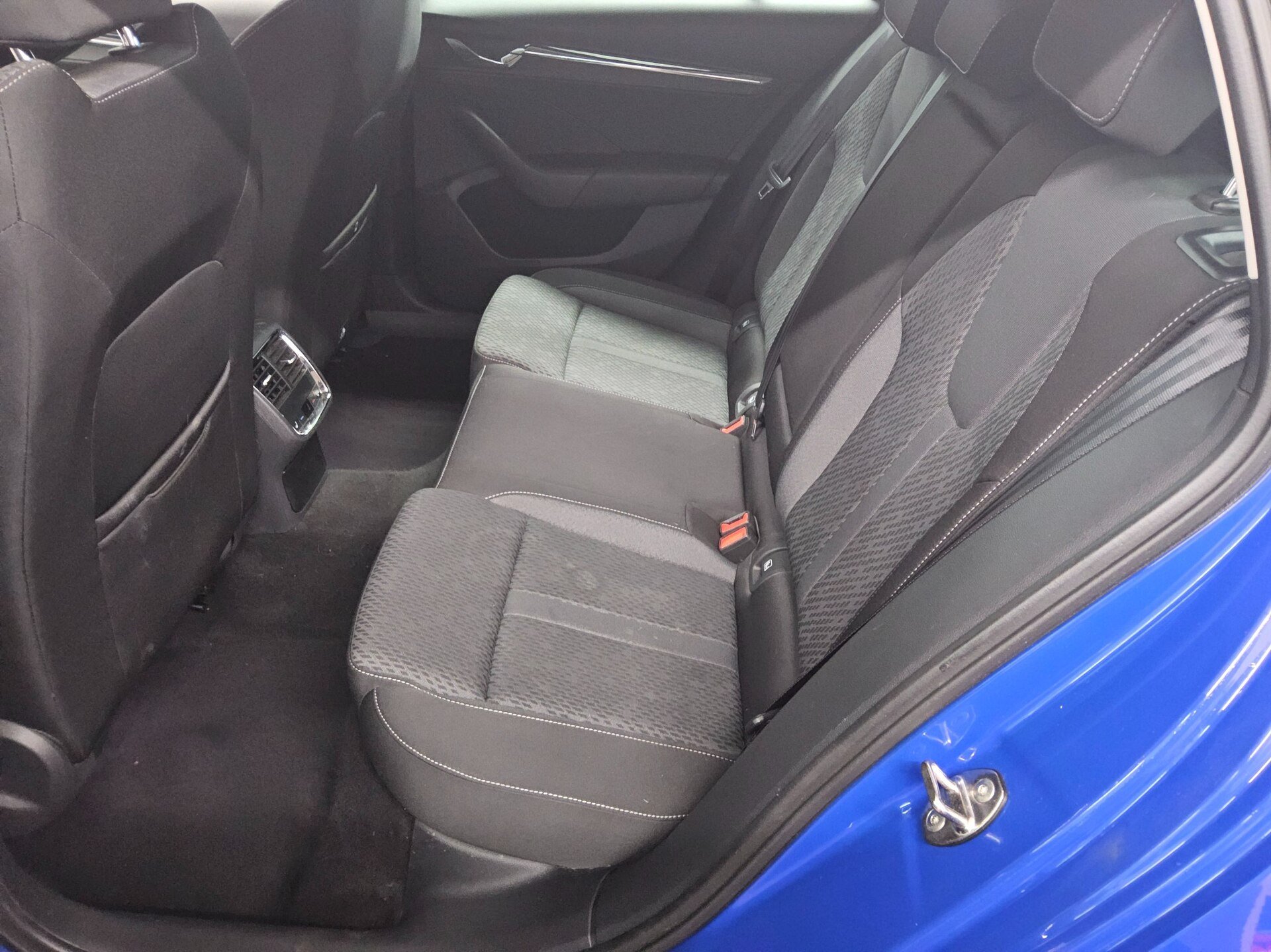 Skoda Octavia Kombi 2.0 TDI Style Navi LED Virtual 13