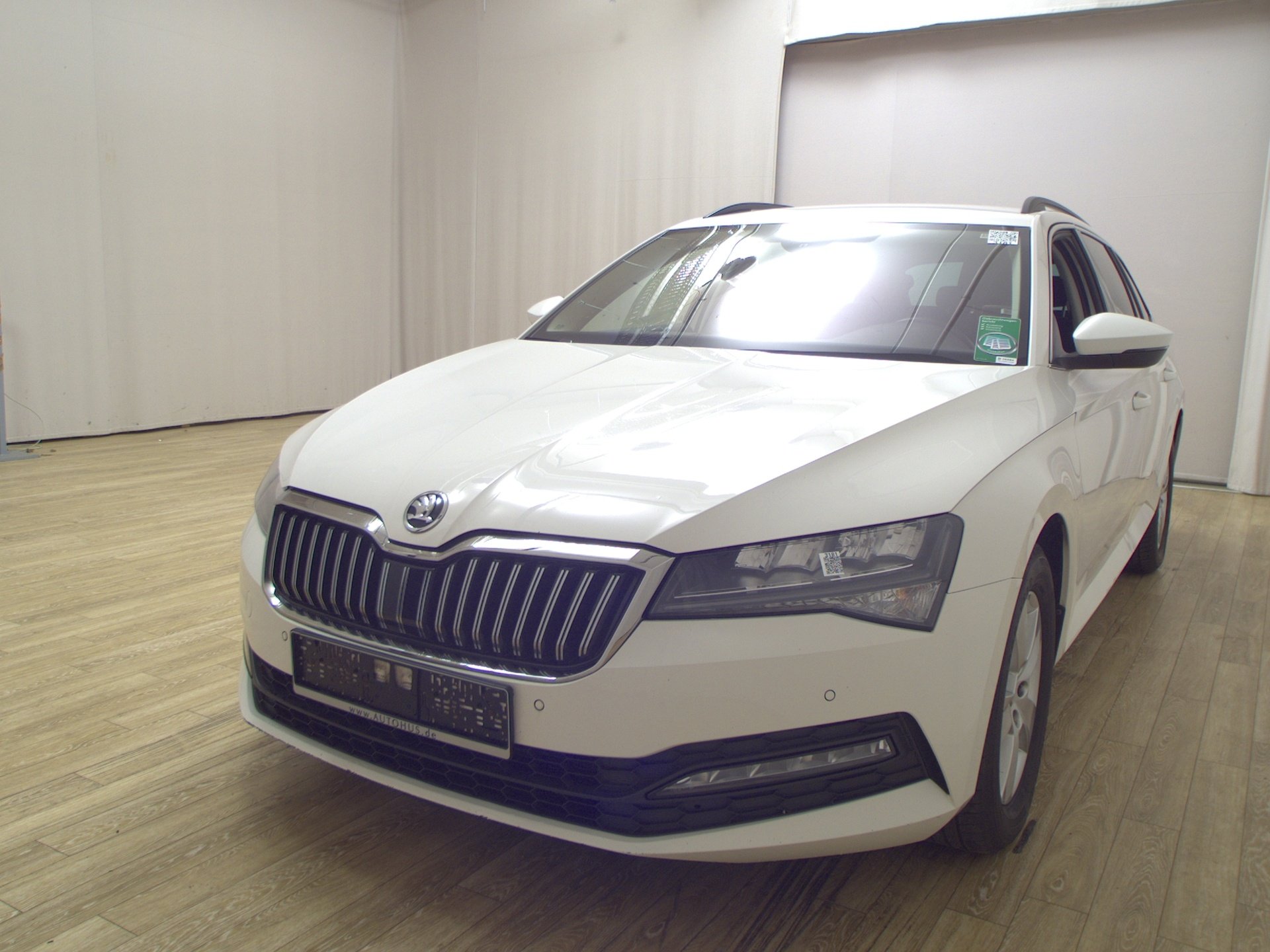 Skoda Superb Kombi 2.0 TDI Ambition Navi LED Virtual Canton 2
