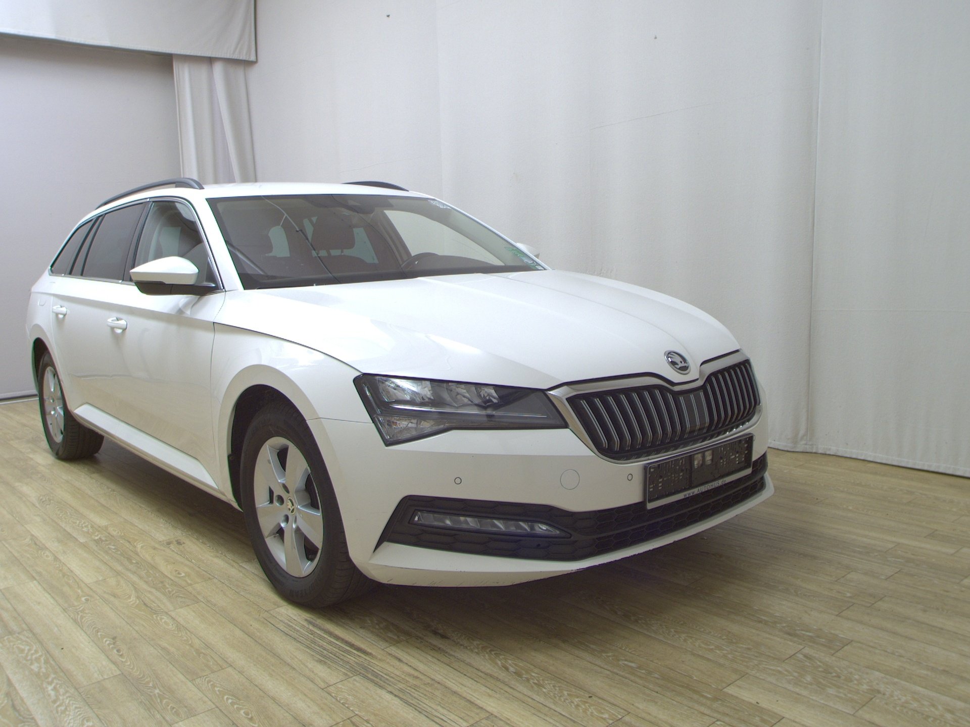 Skoda Superb Kombi 2.0 TDI Ambition Navi LED Virtual Canton 3