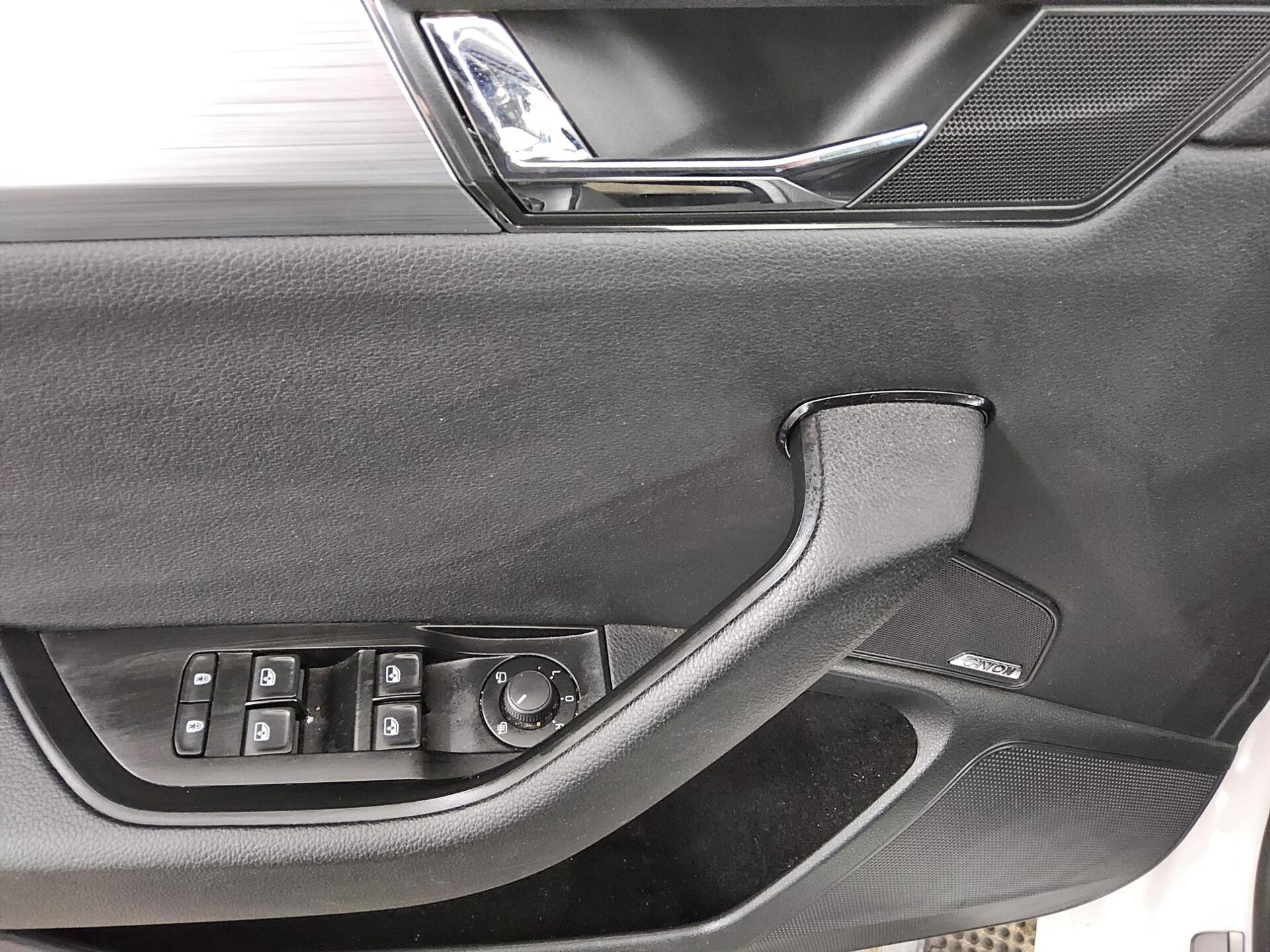 Skoda Superb Kombi 2.0 TDI Ambition Navi LED Virtual Canton 10