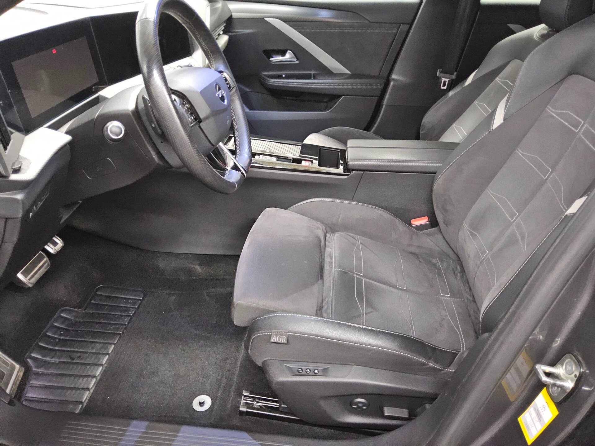 Opel Astra ST 1.5 D GS Line T-Leder Navi LED DC 360° 9