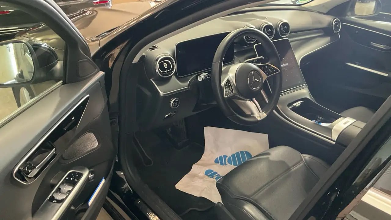 Mercedes-Benz C 300 e VollLeder*Distro*Kamera+LED*SPUR*VZ*TW 6