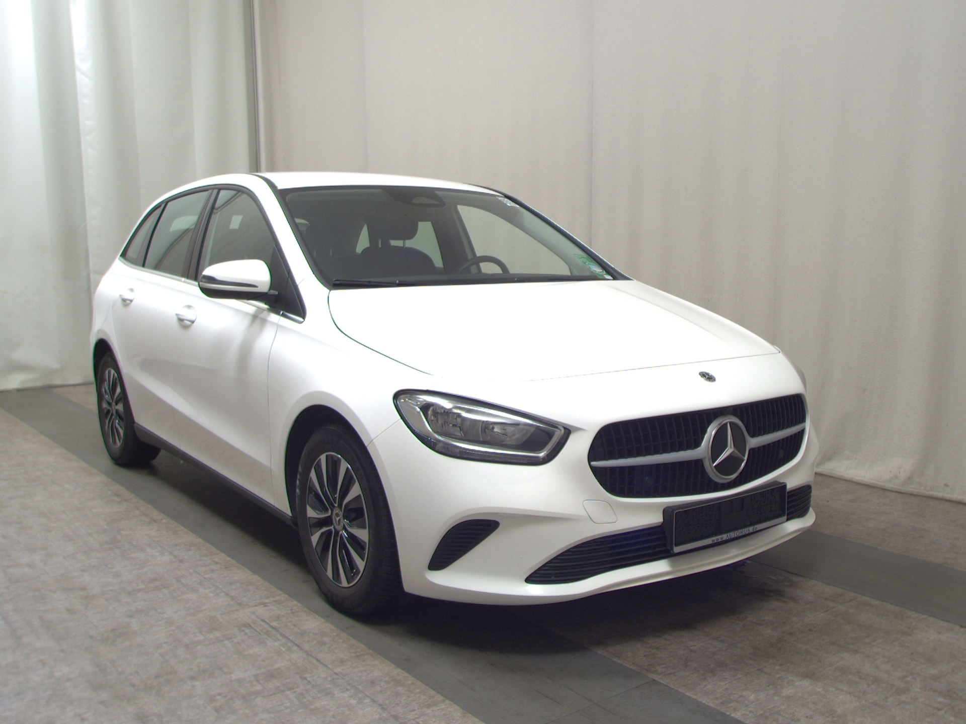 Mercedes-Benz B 180 d T-Leder Navi AHK Rückfahrkamera Shz 3
