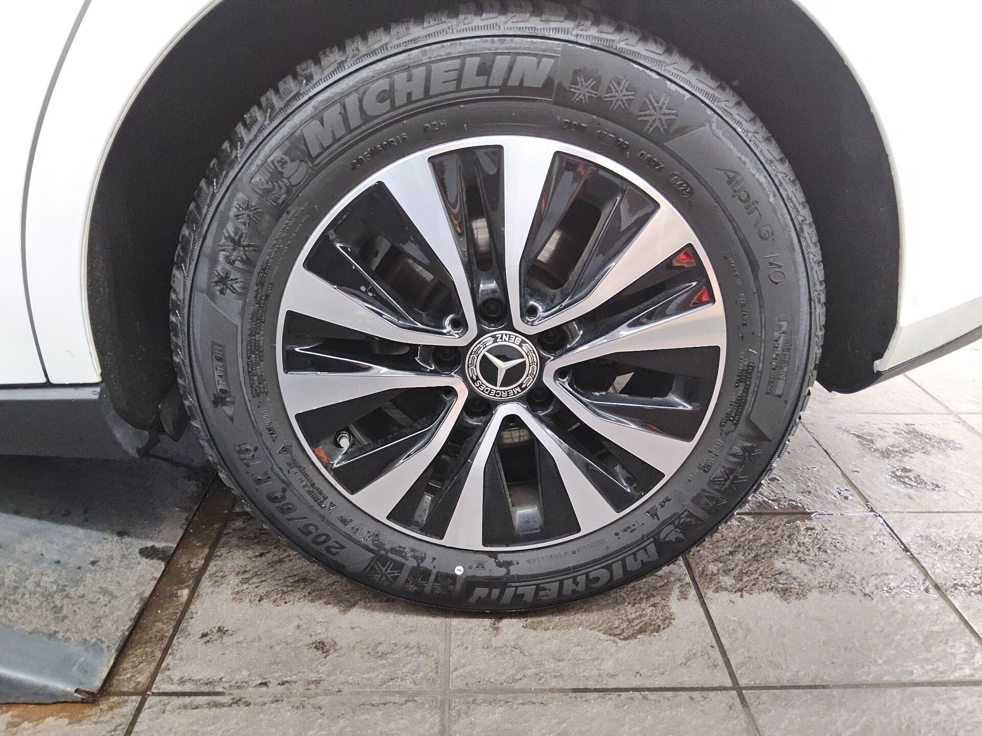 Mercedes-Benz B 180 d T-Leder Navi AHK Rückfahrkamera Shz 11
