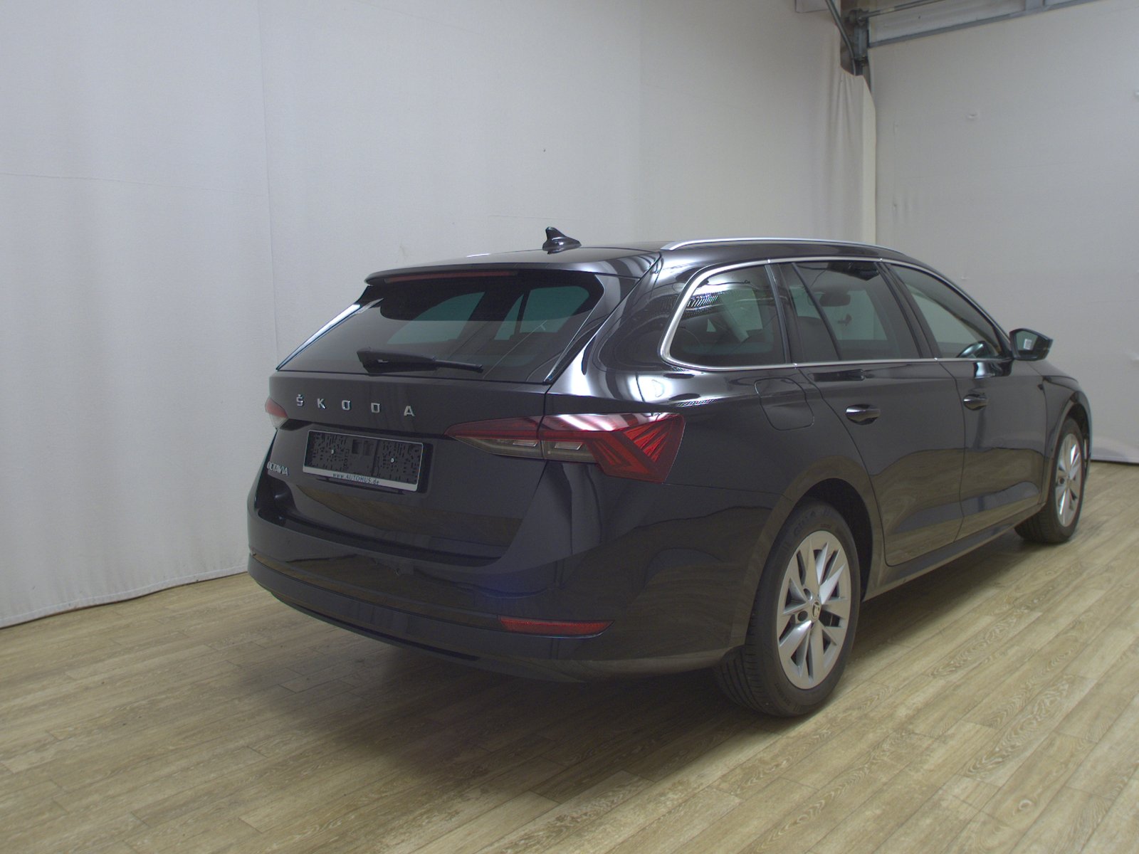 Skoda Octavia Kombi 2.0 TDI Style Navi vc Pano LED 4