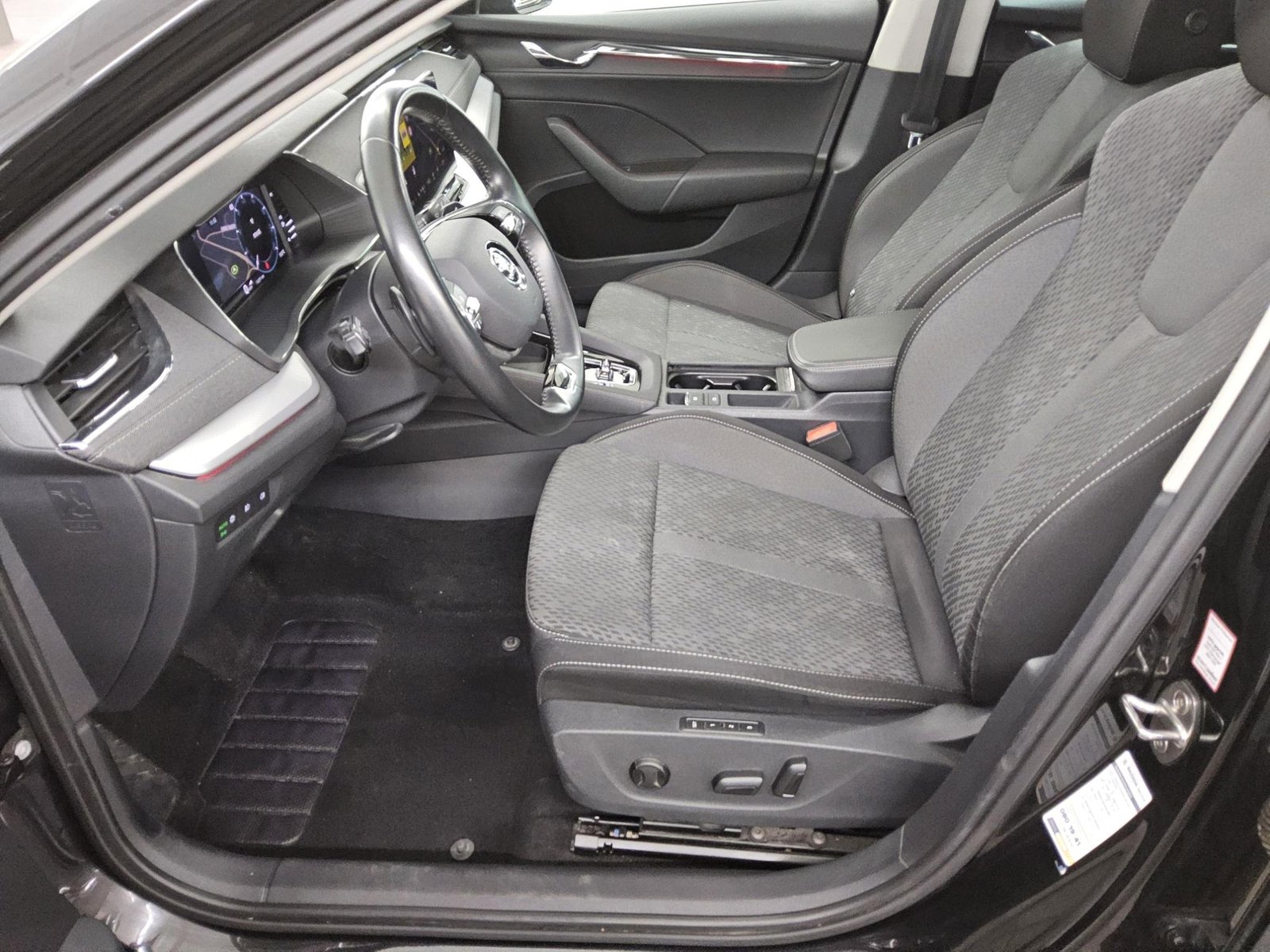Skoda Octavia Kombi 2.0 TDI Style Navi vc Pano LED 9