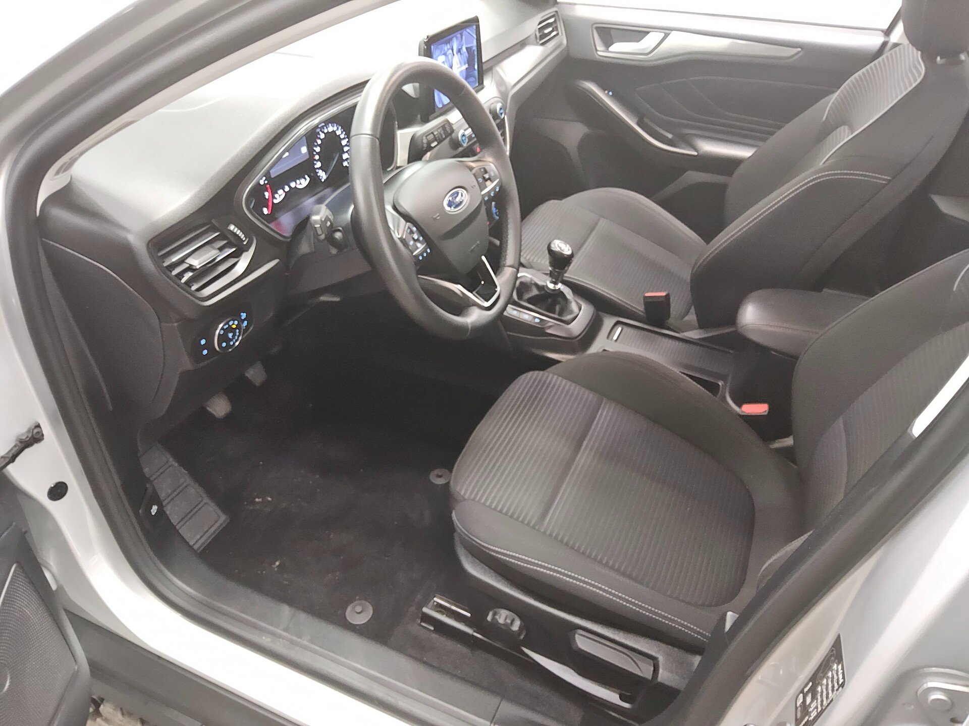 Ford Focus Turnier 1.0 EB Titanium Navi LED RFK 8