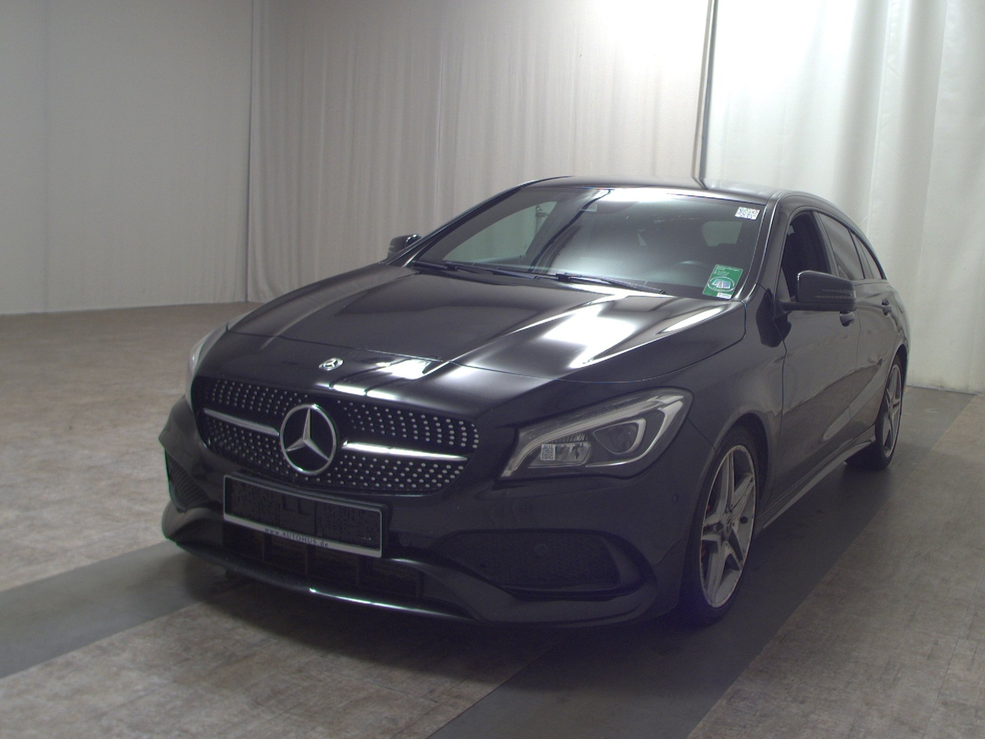 Mercedes-Benz CLA 220 SB d AMG-Line Night COMAND LED H-K 2