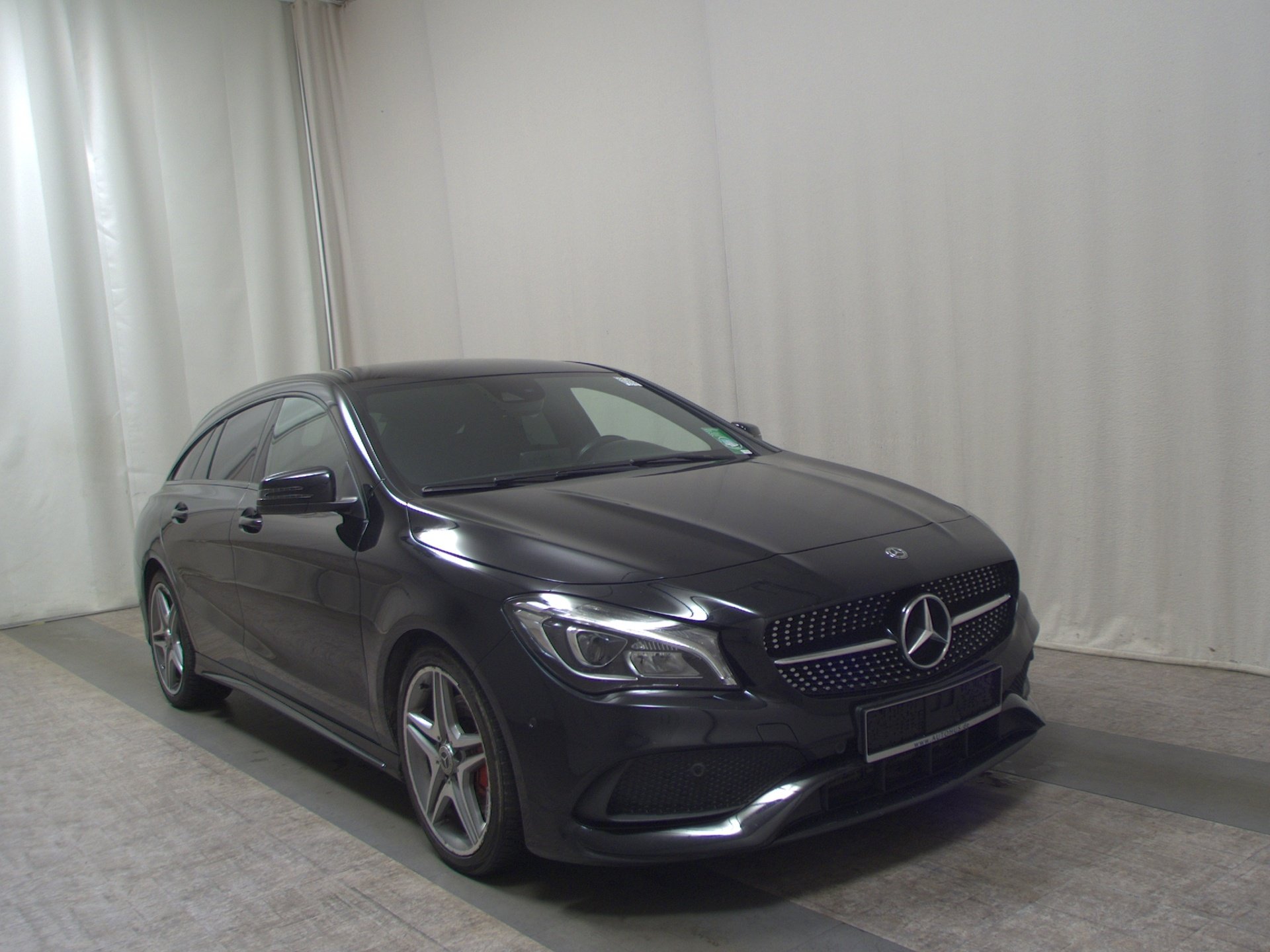 Mercedes-Benz CLA 220 SB d AMG-Line Night COMAND LED H-K 3