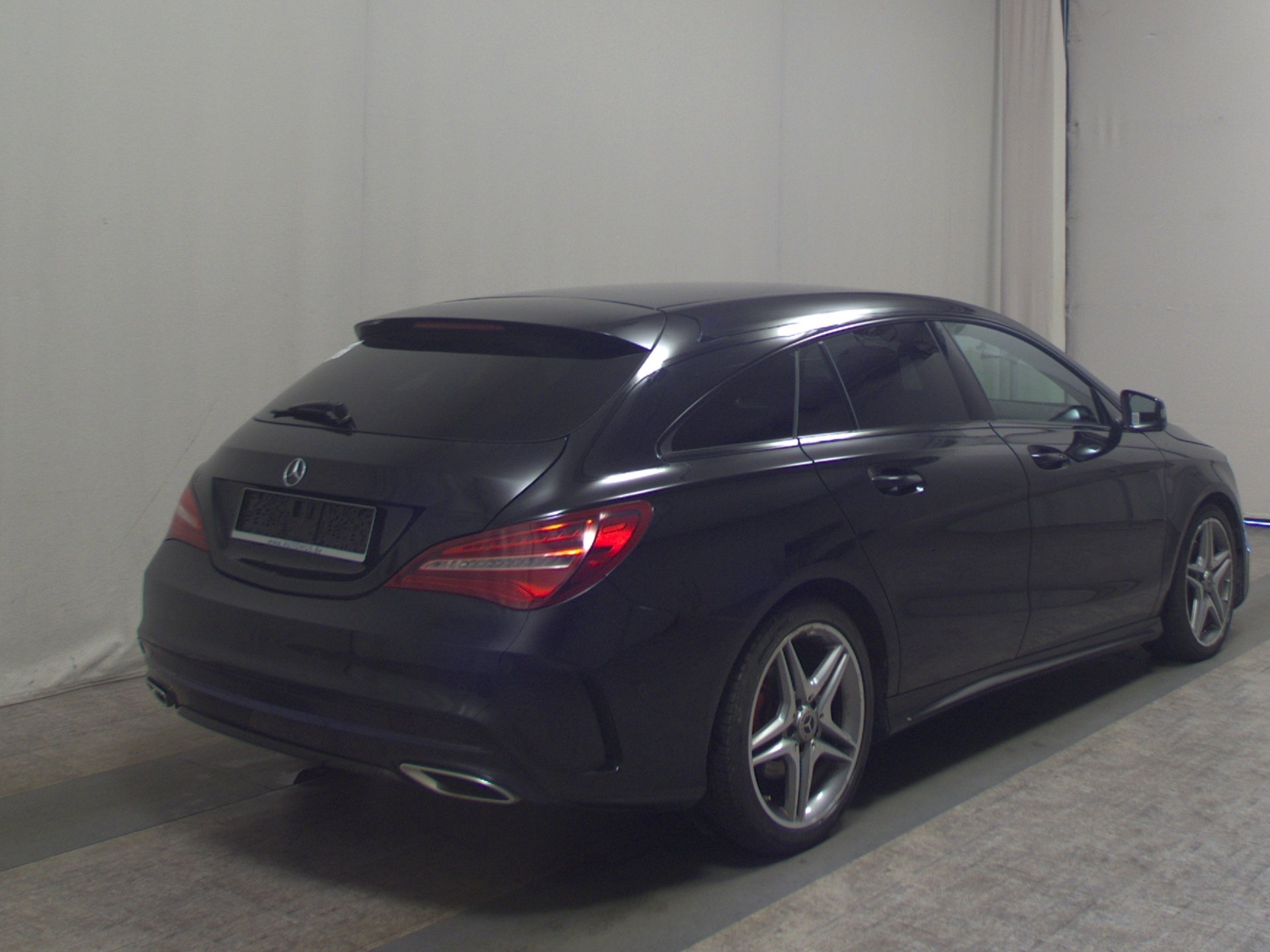 Mercedes-Benz CLA 220 SB d AMG-Line Night COMAND LED H-K 4