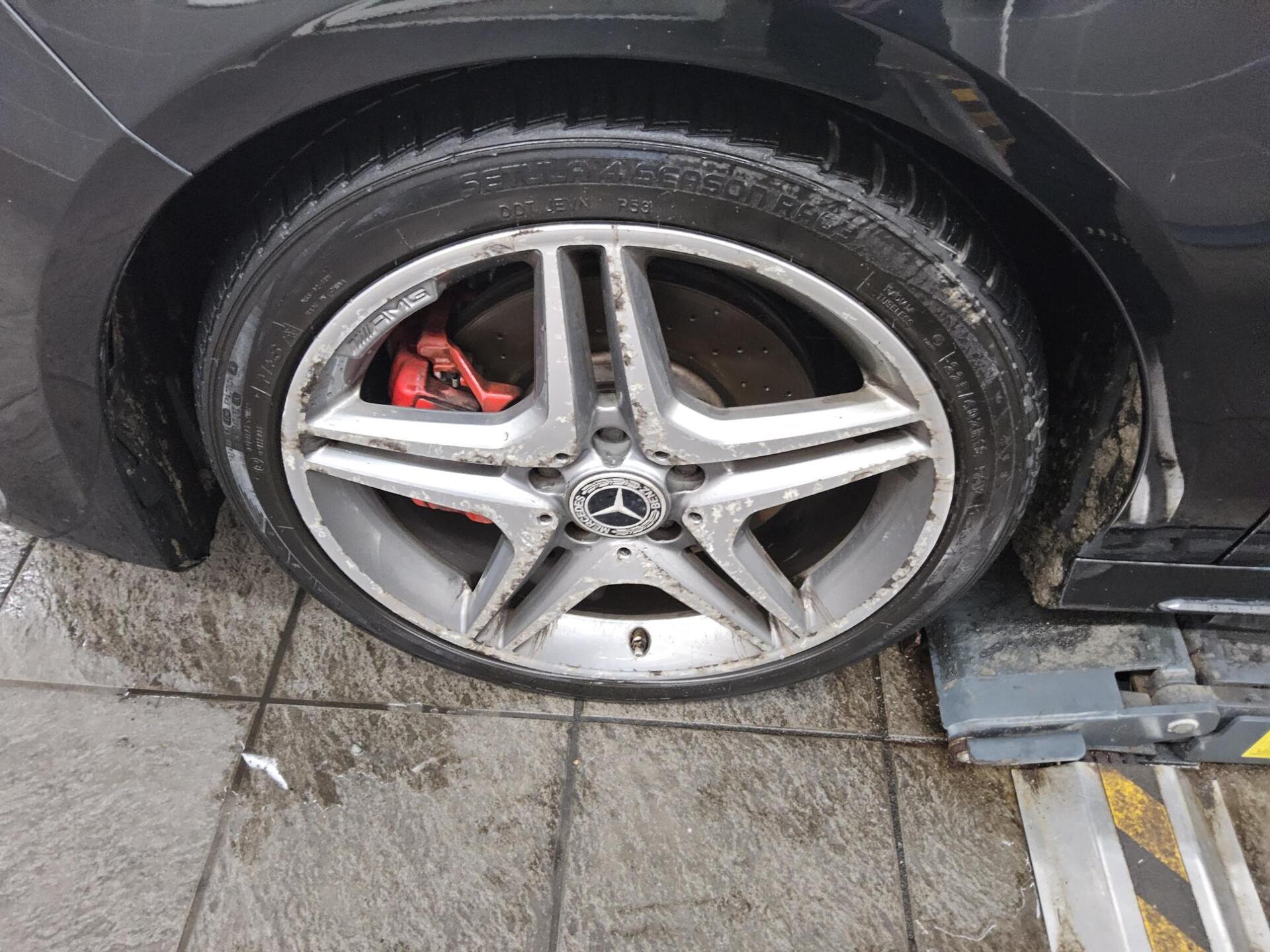Mercedes-Benz CLA 220 SB d AMG-Line Night COMAND LED H-K 10