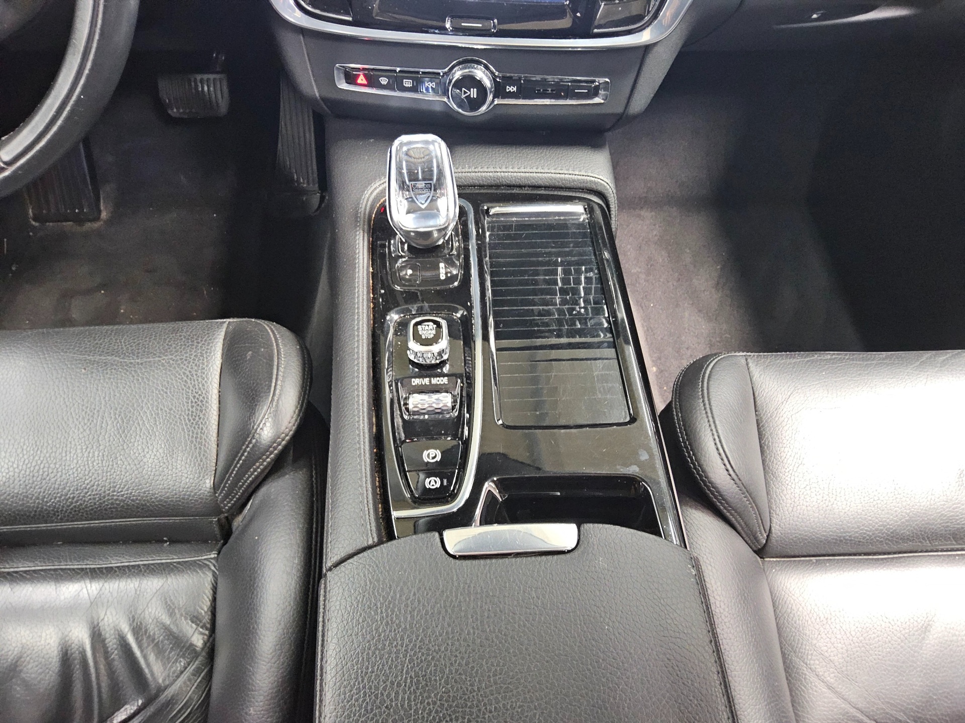 Volvo V90 T8 AWD Hybrid Inscription Leder Navi LED AHK 6
