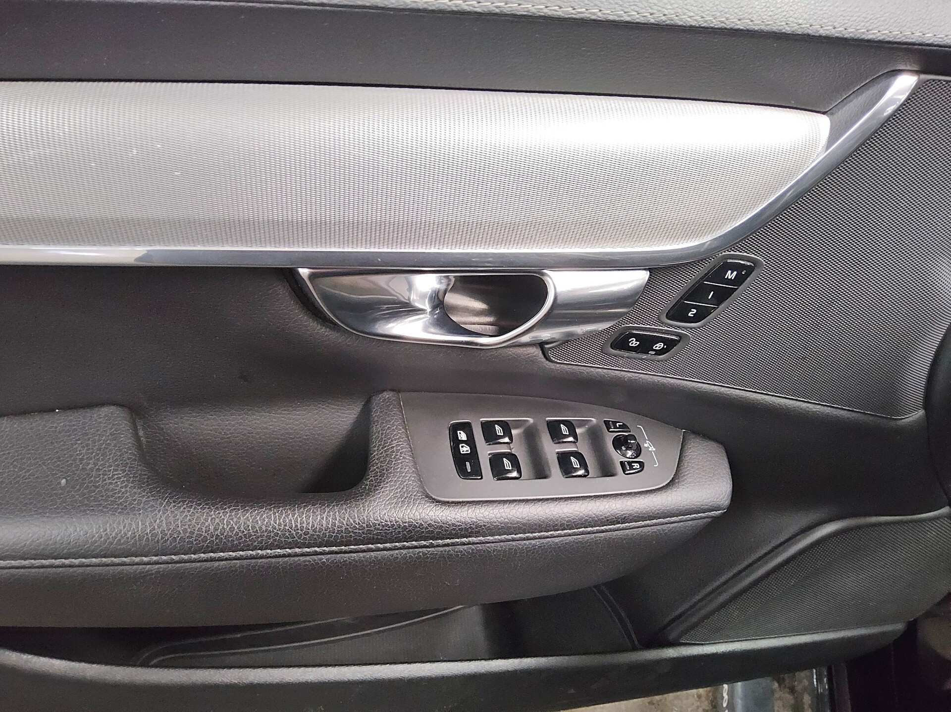 Volvo V90 T8 AWD Hybrid Inscription Leder Navi LED AHK 10