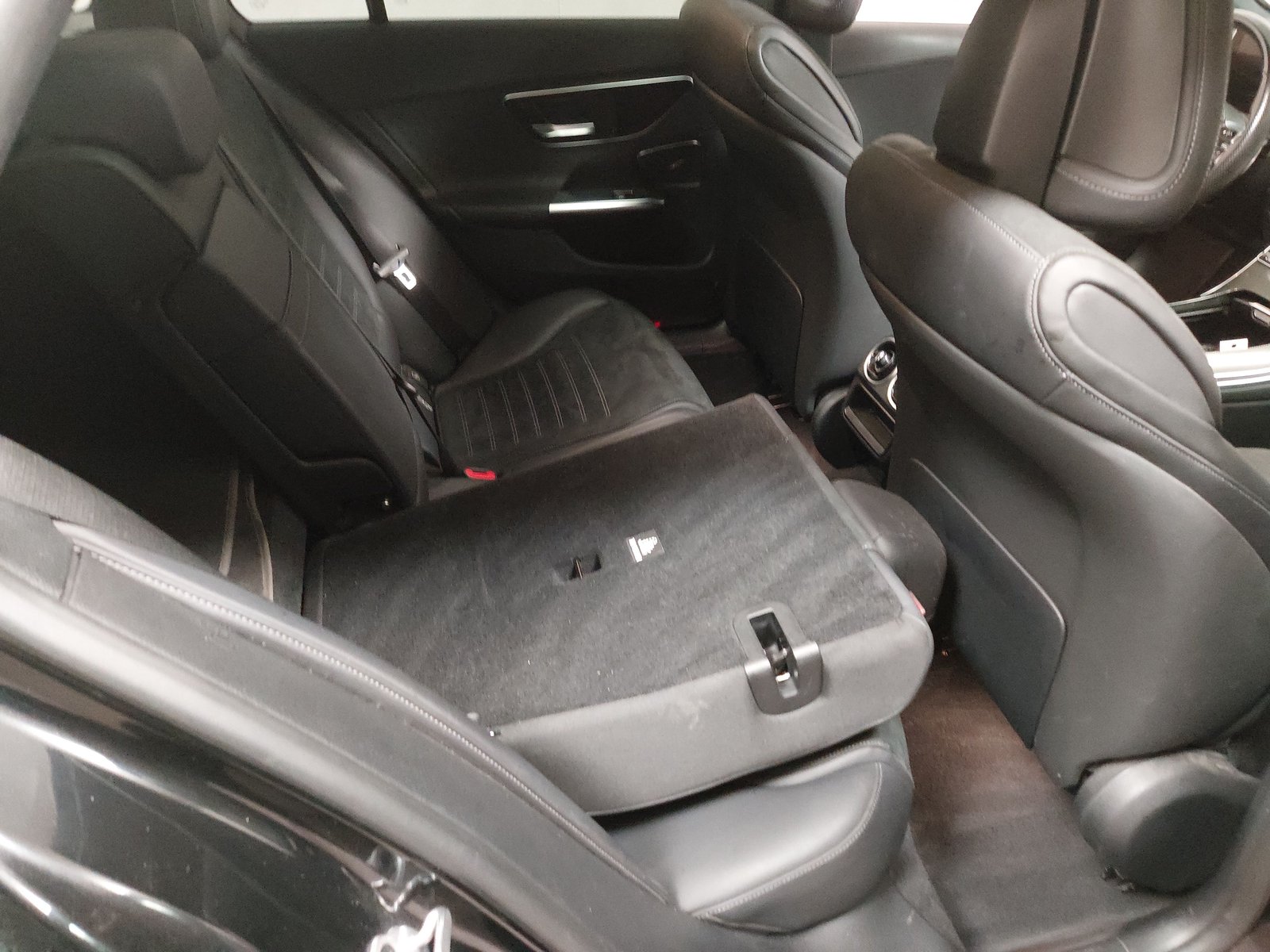 Mercedes-Benz MB C 300 T e AMG-Line T-Leder Navi LED Pano AHK 11