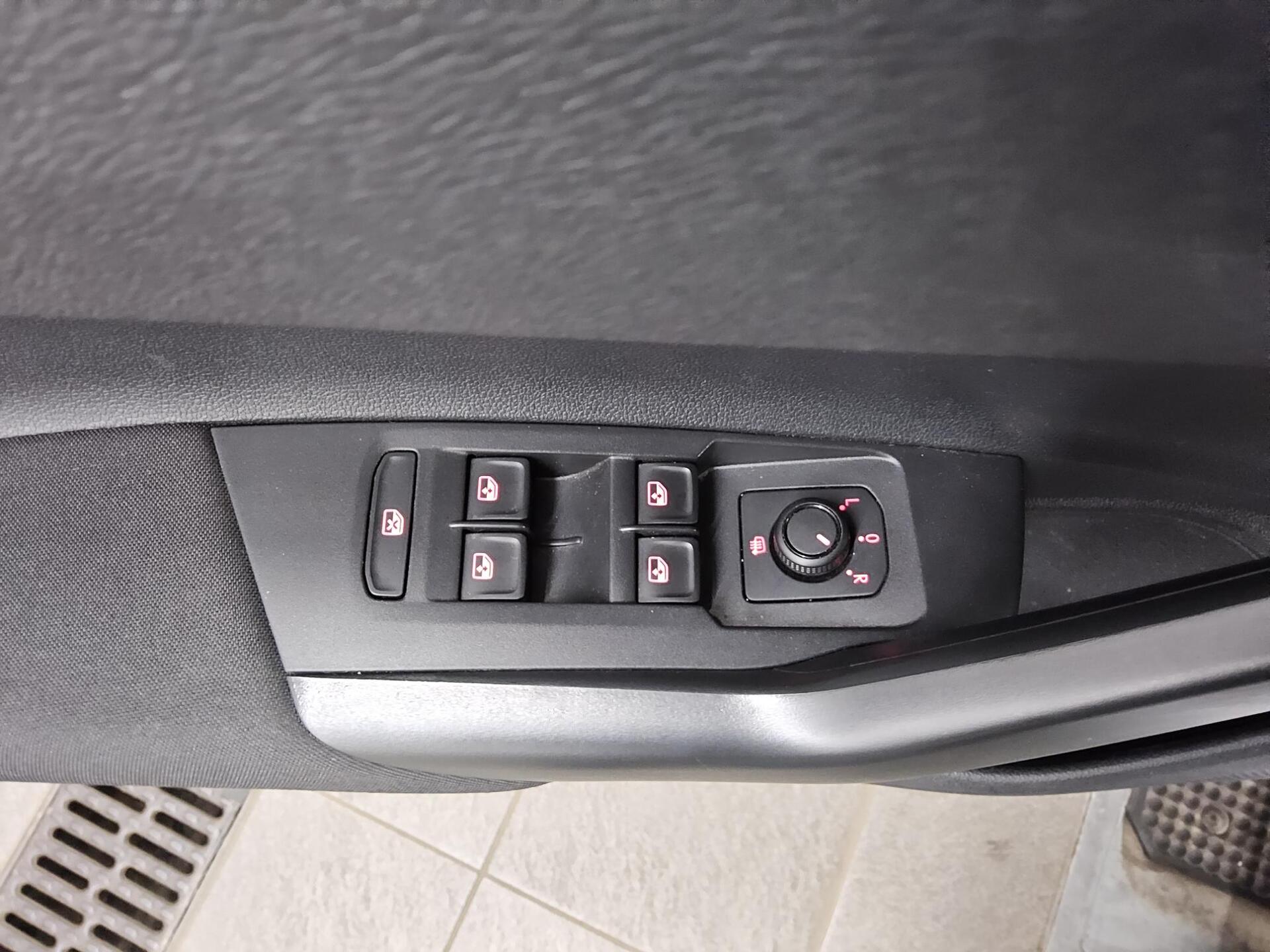 Volkswagen Polo 1.0 Comf. LED Shz PDC 9