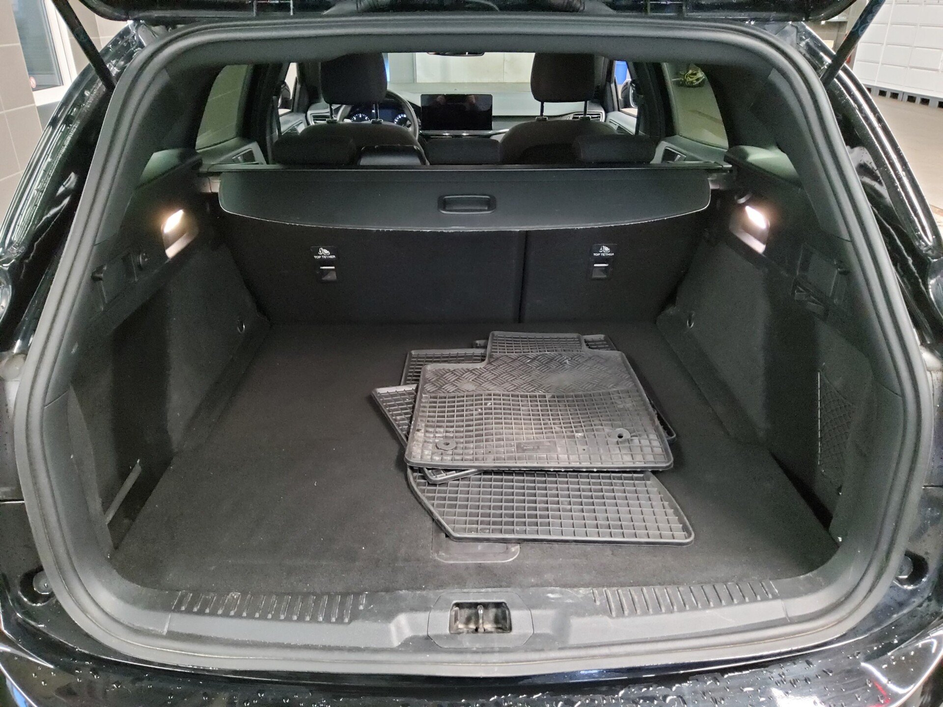 Ford Focus Turnier 1.5 EB ST-Line ACC Navi Shz RfK 12