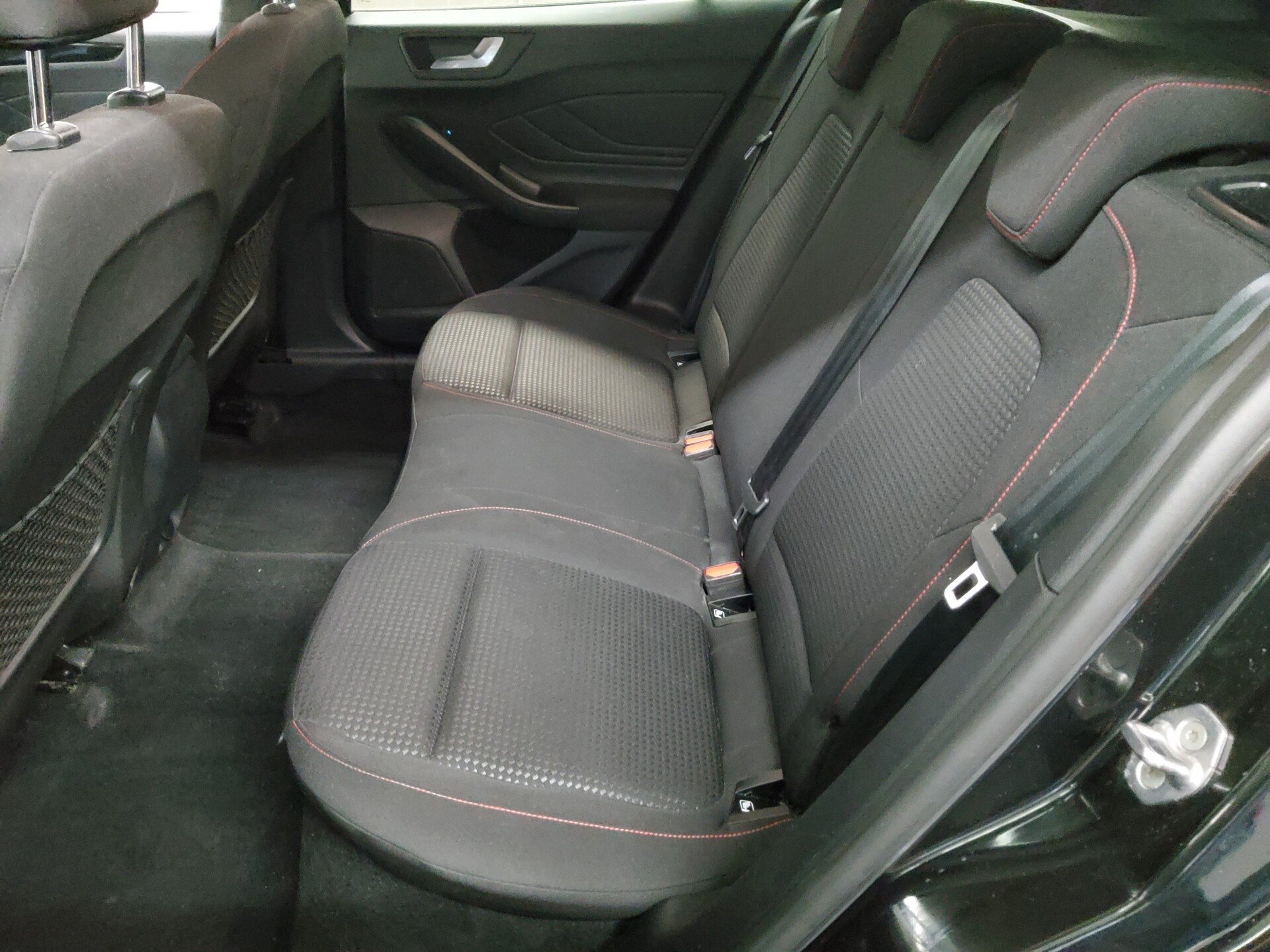 Ford Focus Turnier 1.5 EB ST-Line ACC Navi Shz RfK 13