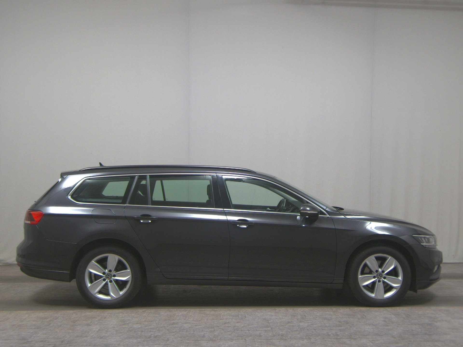 Volkswagen Passat Var. 2.0 TDI Business Navi LED ACC RfK