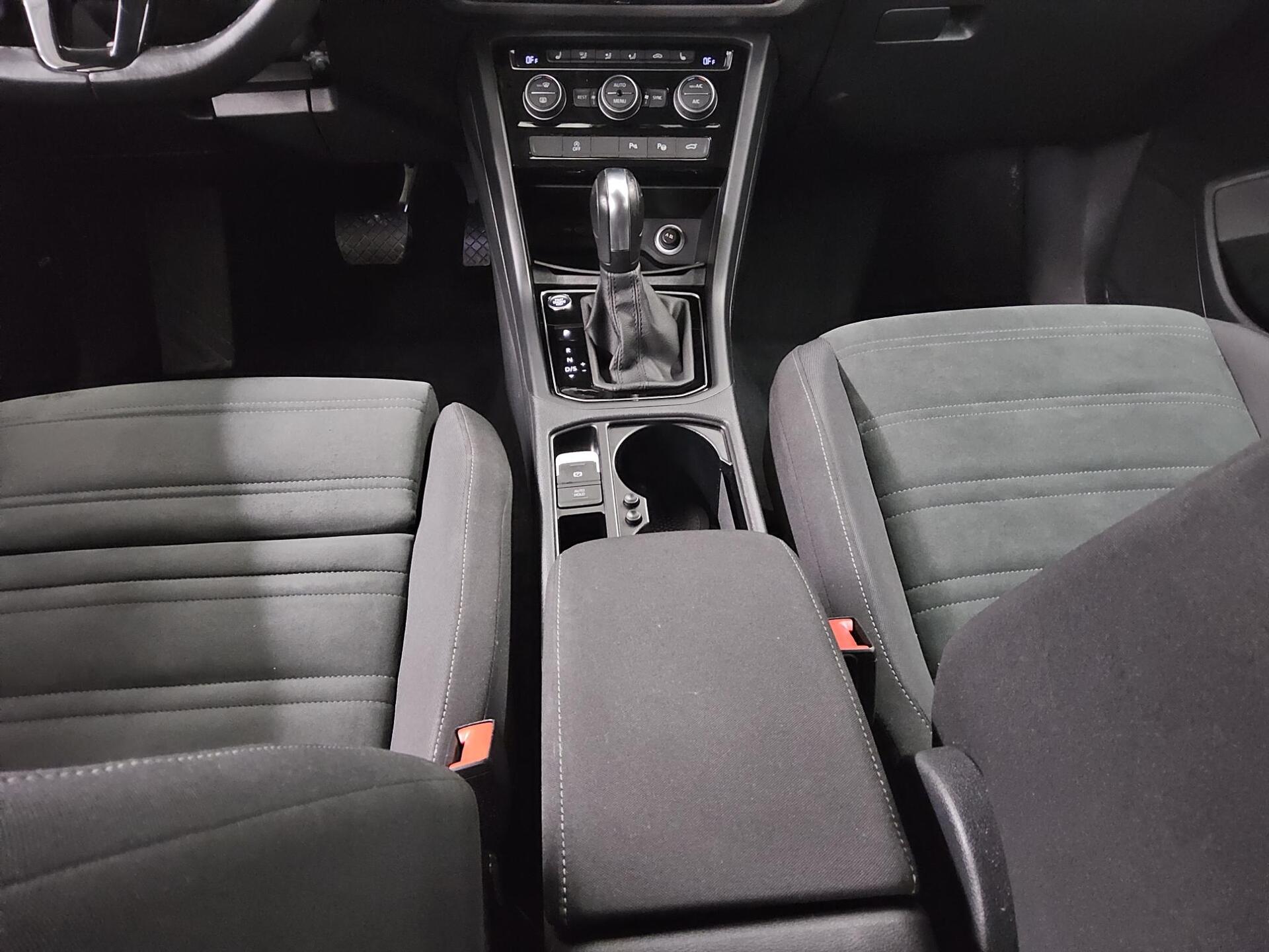 Volkswagen Touran 2.0 TDI Highline Navi LED Shz AHK RFK 6