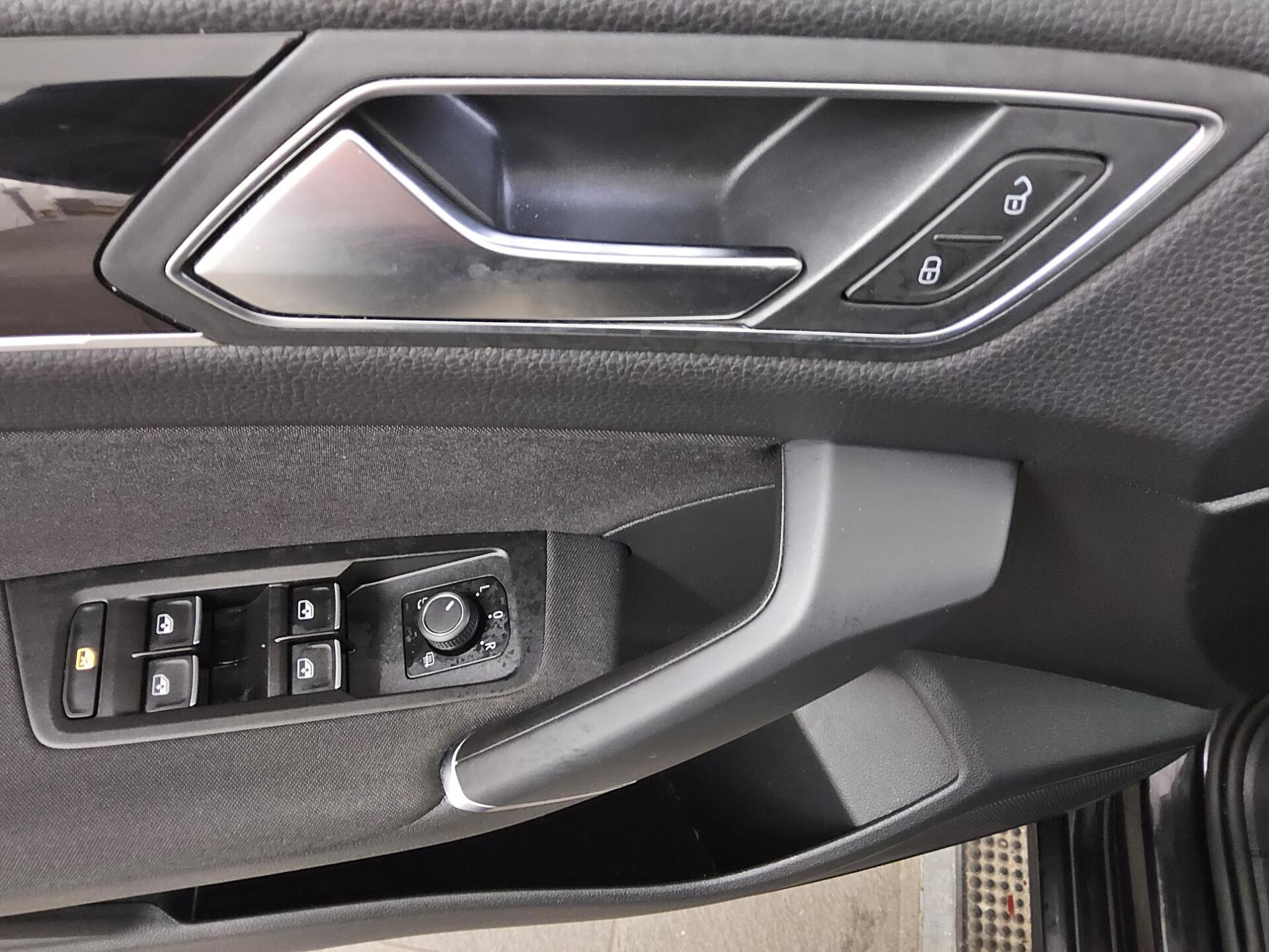 Volkswagen Touran 2.0 TDI Highline Navi LED Shz AHK RFK 9