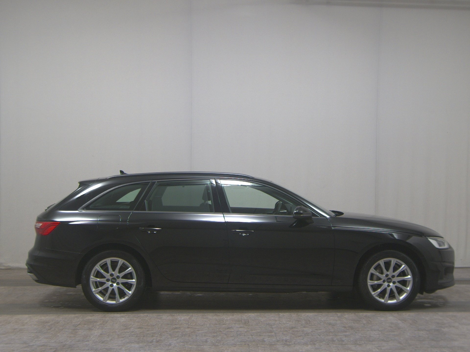 Audi A4 Avant 40 TDI Navi LED Sportsitze PDC