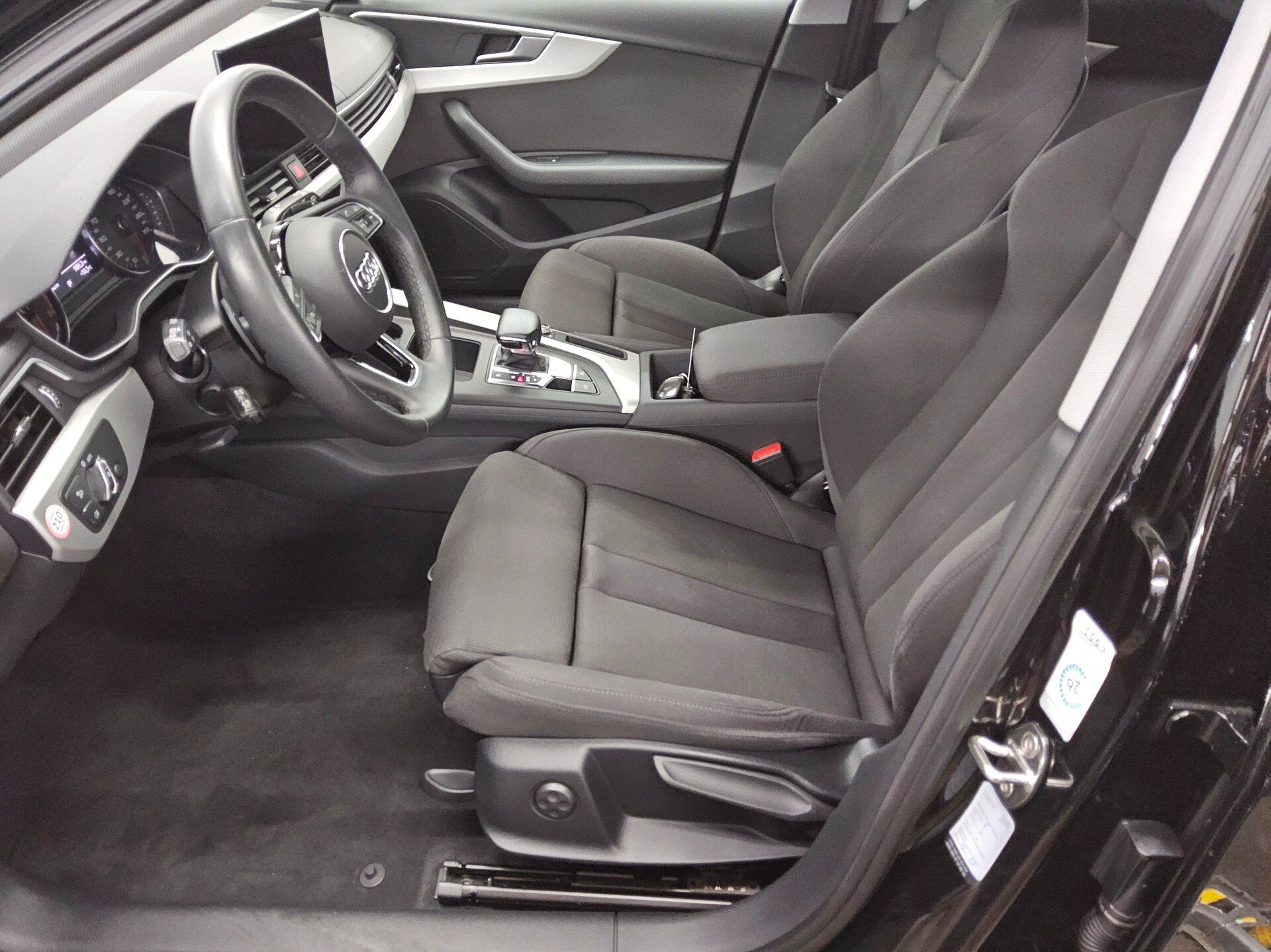 Audi A4 Avant 40 TDI Navi LED Sportsitze PDC 8