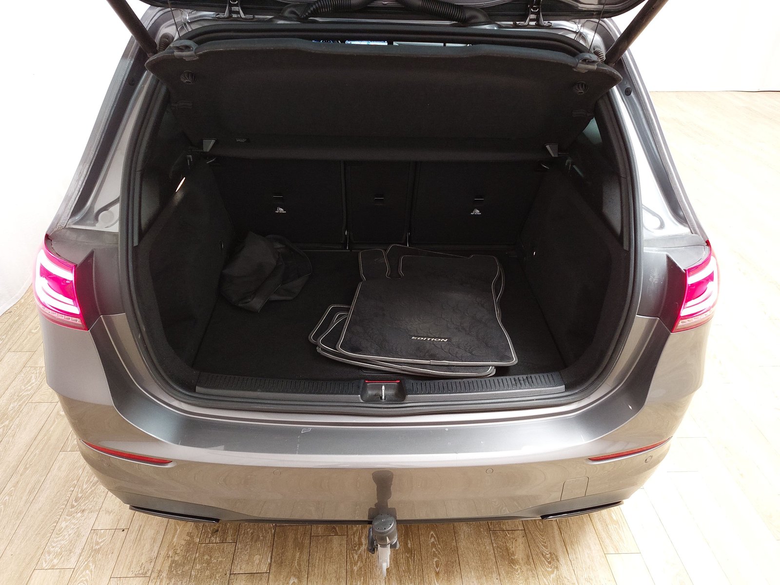 Mercedes-Benz B 250 e AMG-Line AHK RFK 15