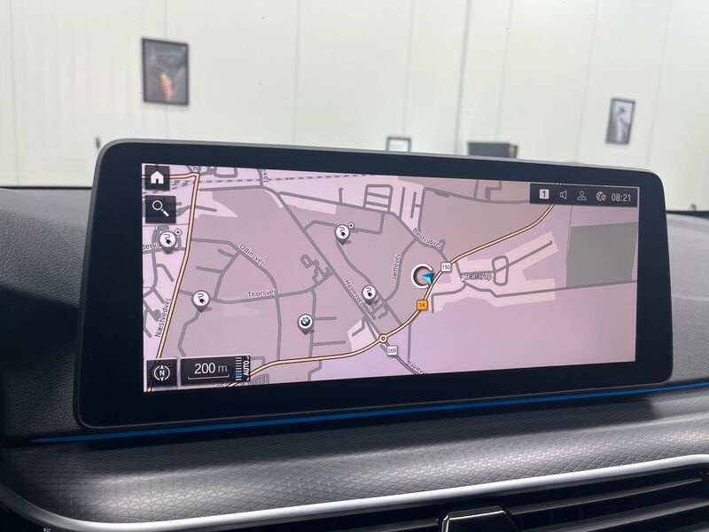 BMW 530e Touring M-Sport SPORTSITZE KLIMAAUT LED RADIO SHZ 8