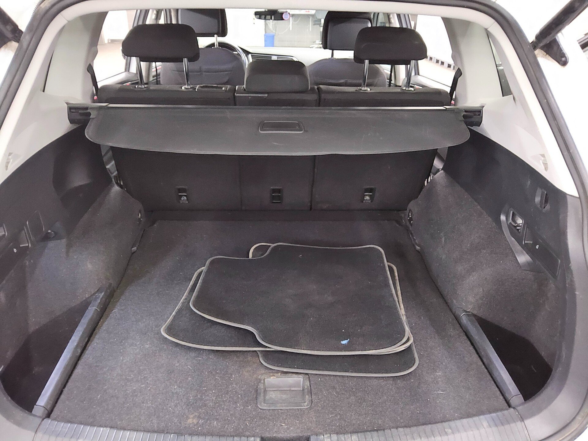 Volkswagen Tiguan Allspace 2.0 TDI 4M Elegance AID AHK StHz 12