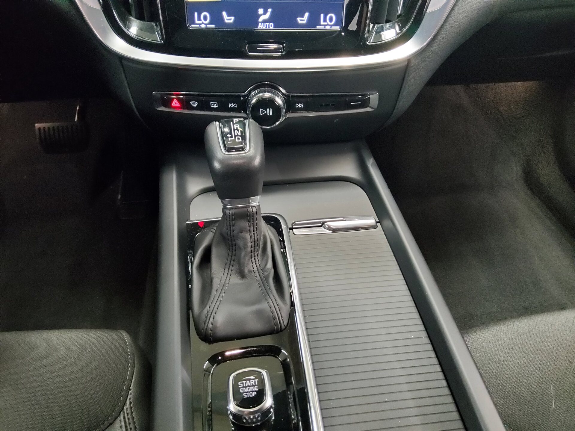 Volvo V60 D3 Momentum Pro T-Leder Navi LED RFK BLIS 6