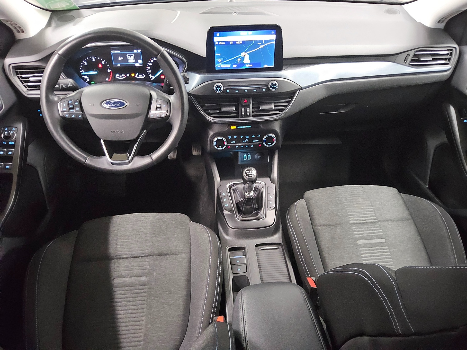 Ford Focus Turnier 2.0 EB Active Navi LED B&O RFK AHK 5