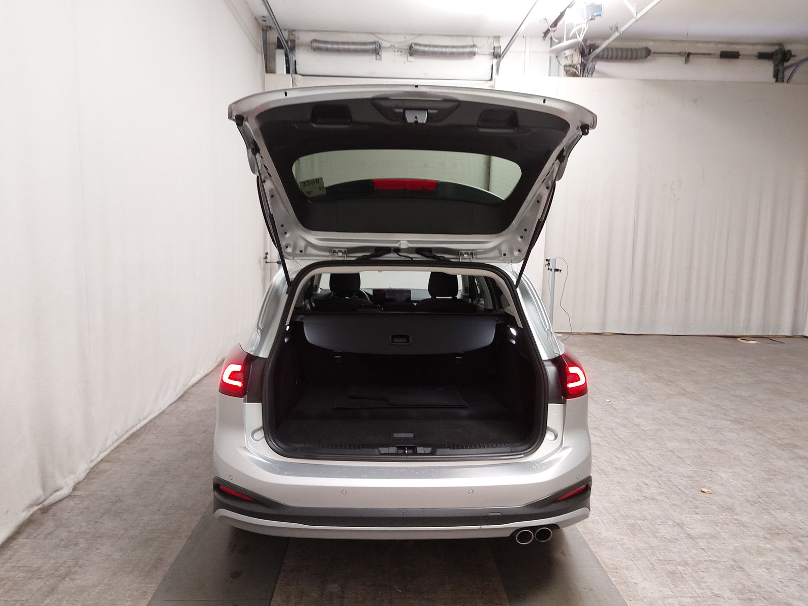 Ford Focus Turnier 1.5 EB Active NAVI LED SHZ RFK 15