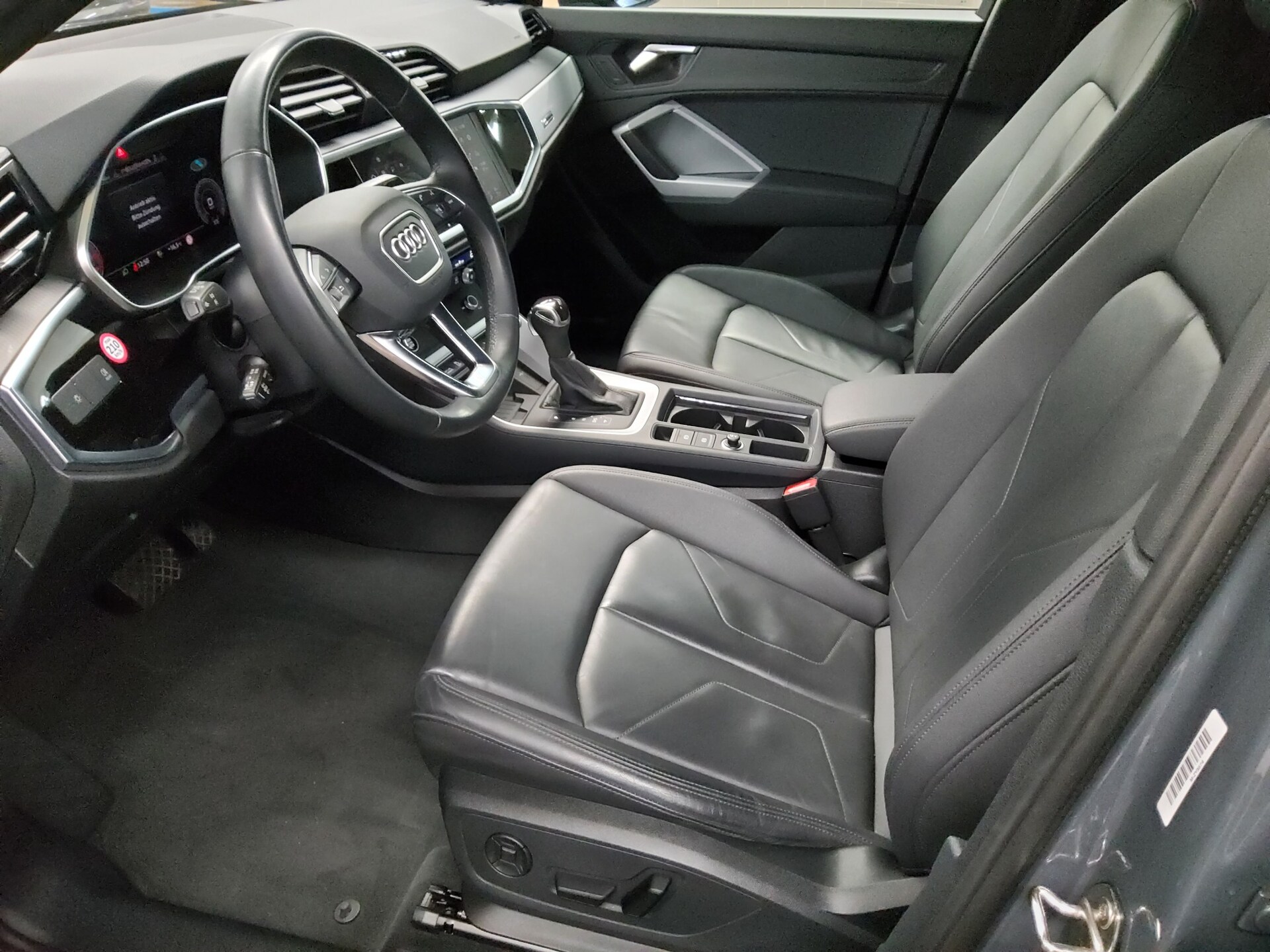 Audi Q3 35 TDI advanced Leder Navi+ LED vc RFK Sound 9
