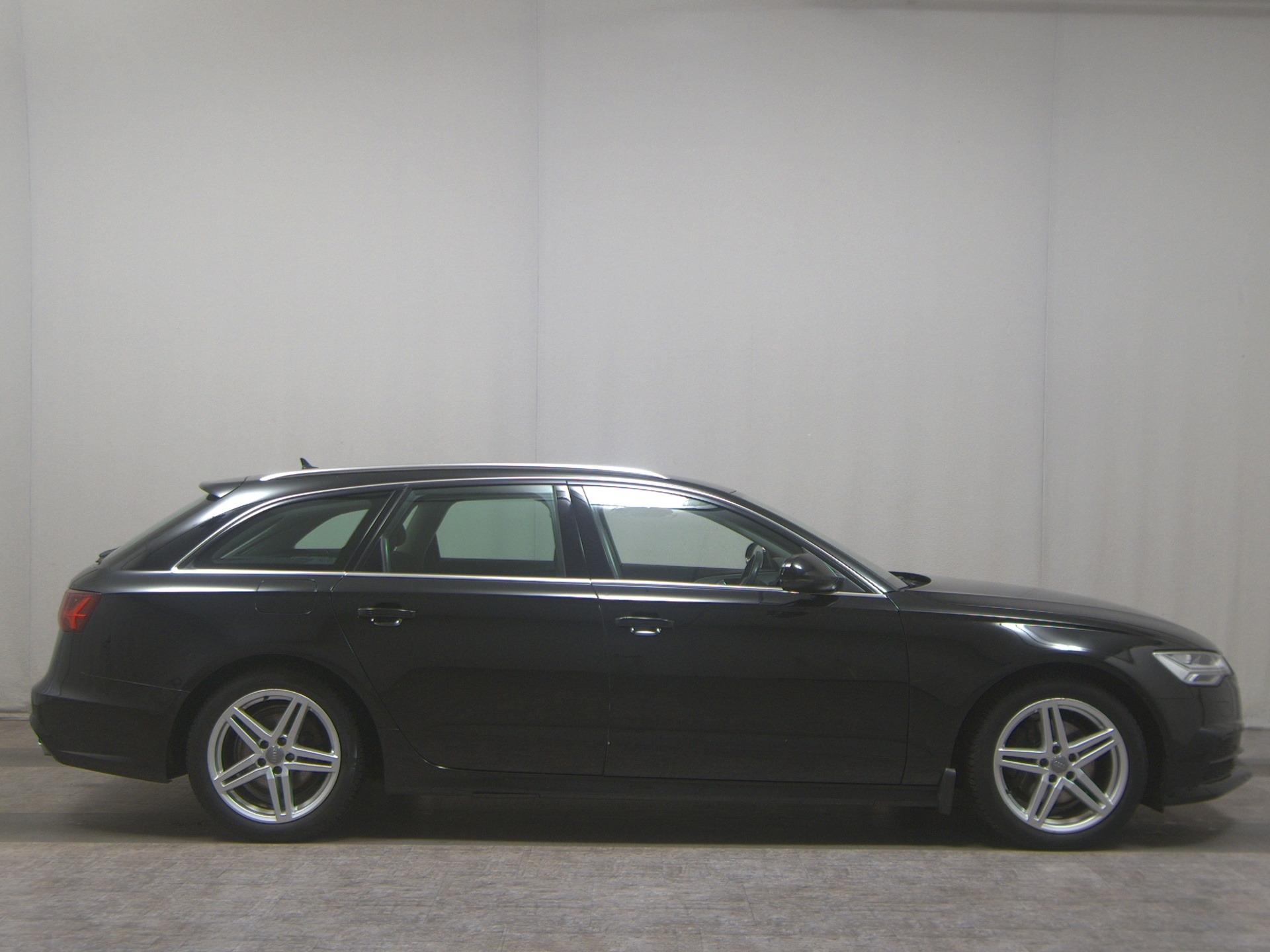 Audi A6 Avant 2.0 TDI ultra Navi+ LED AHK RfK Sports.