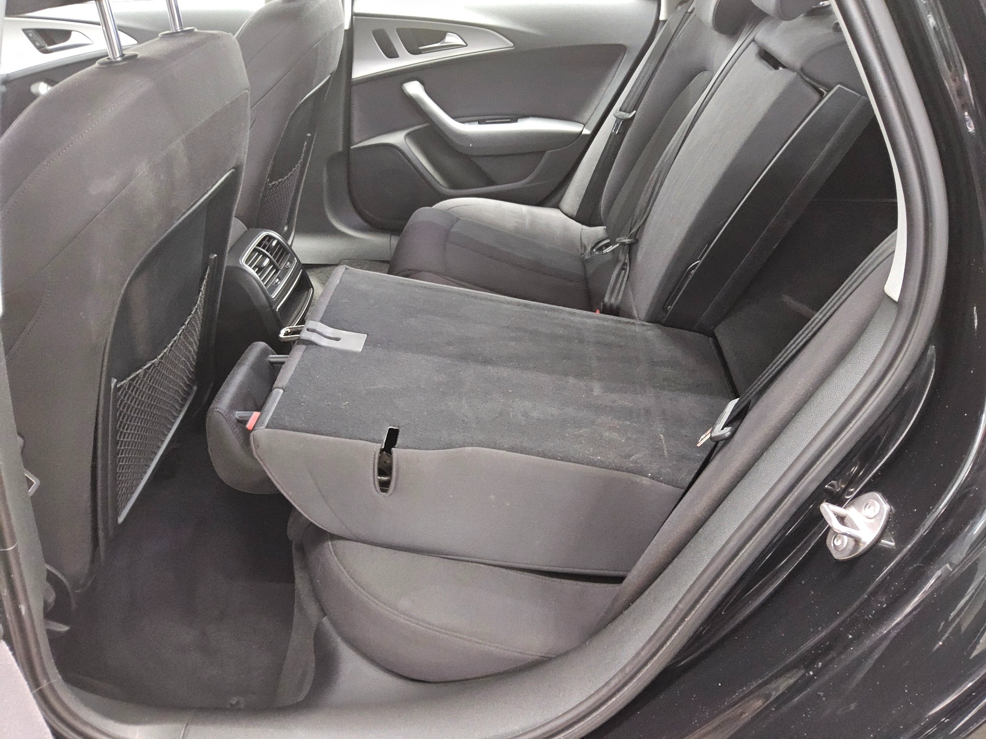 Audi A6 Avant 2.0 TDI ultra Navi+ LED AHK RfK Sports. 12