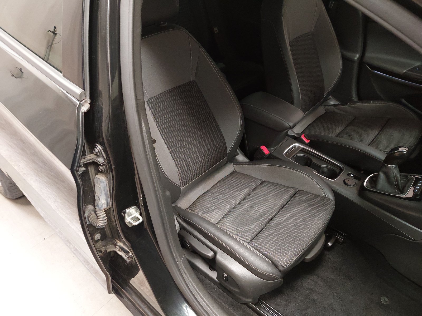Opel Astra ST 1.2 Turbo Elegance -Motorschaden- 10