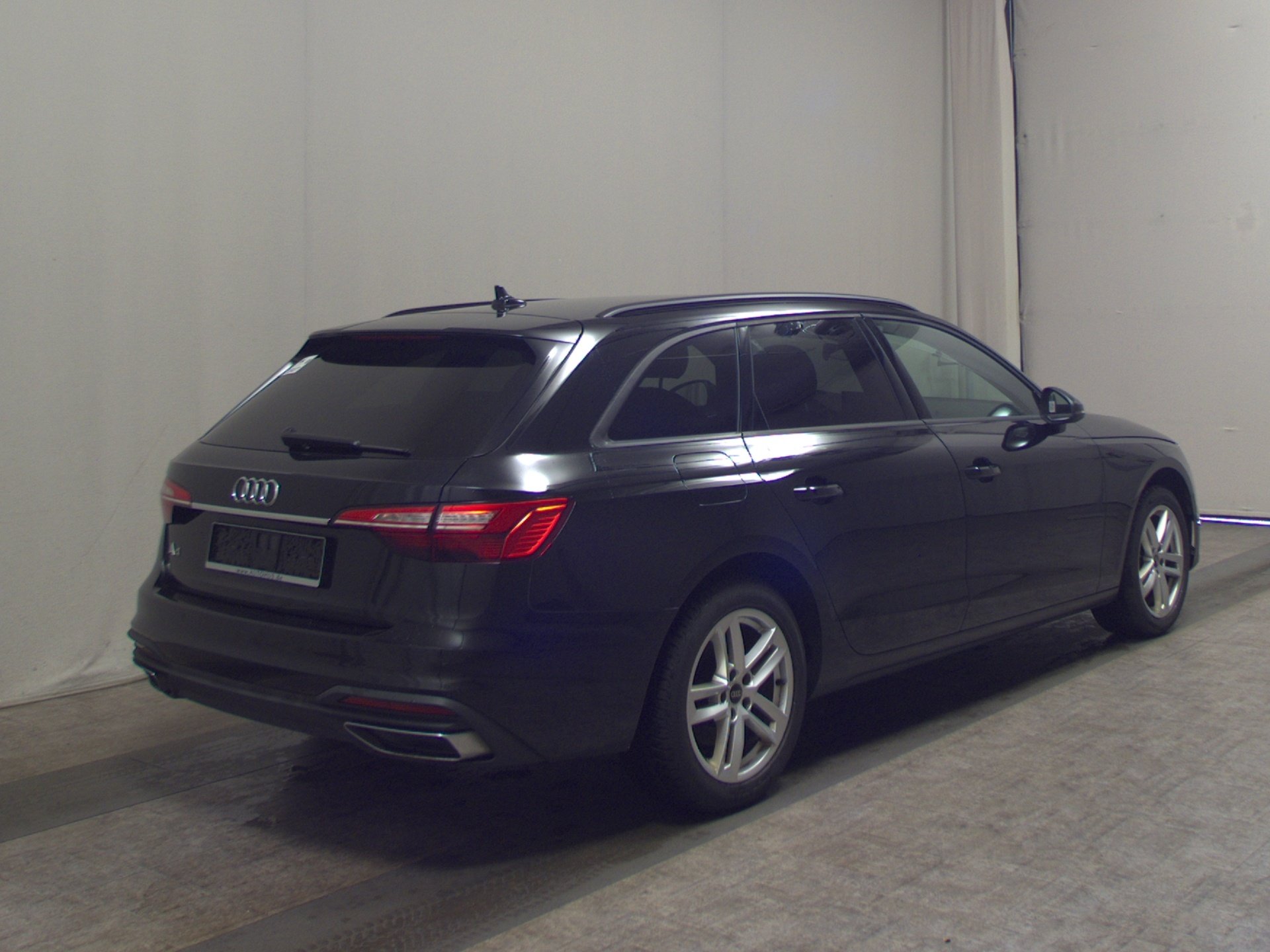 Audi A4 Avant 35 TDI Navi LED Virtual Sound 4