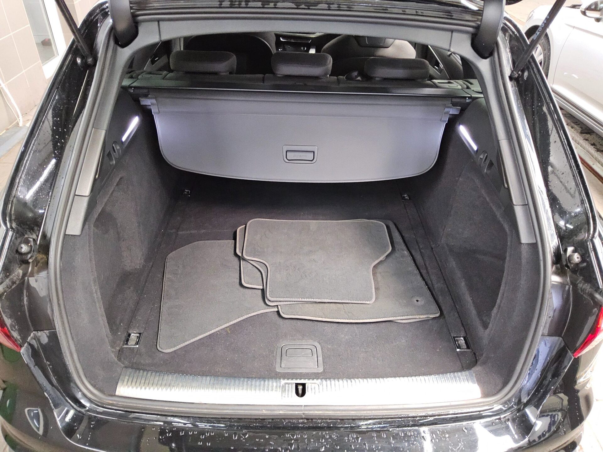 Audi A4 Avant 35 TDI Navi LED Virtual Sound 12